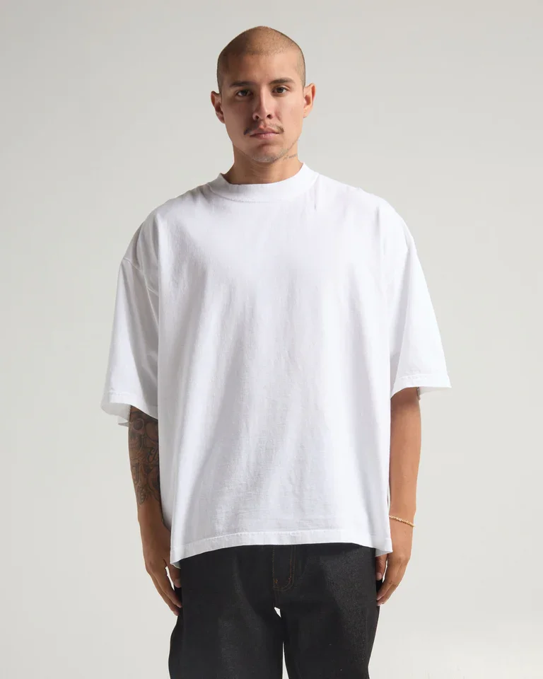 7_5_MaxHeavyweight_GarmentDye_dropshoulder_white_001.webp