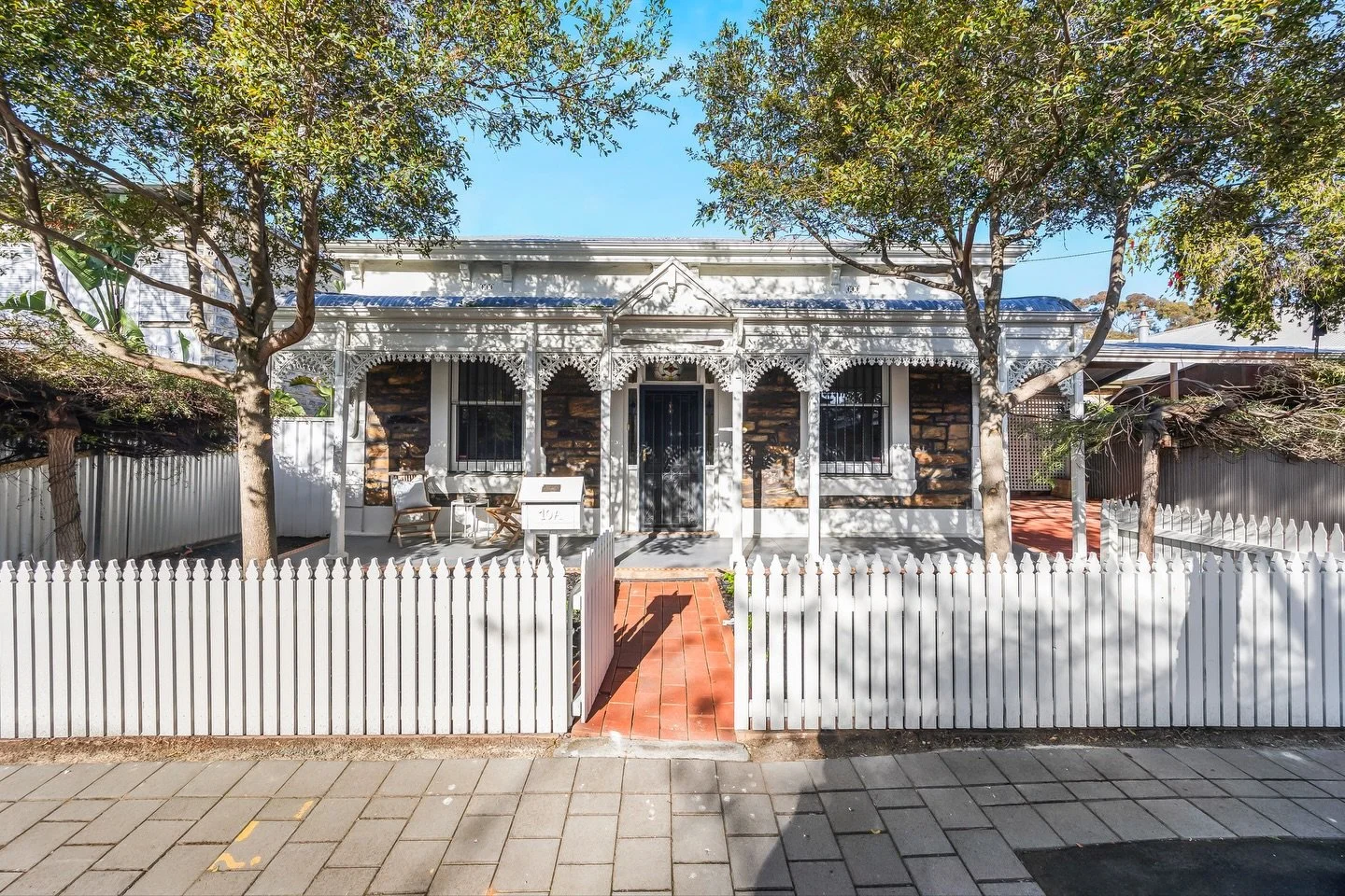 We recently worked with one of our amazing clients who specialises in presale makeovers, and the transformation on this beautiful old character home was unreal.
Their stunning renovation breathed new life into every space, honouring the original char