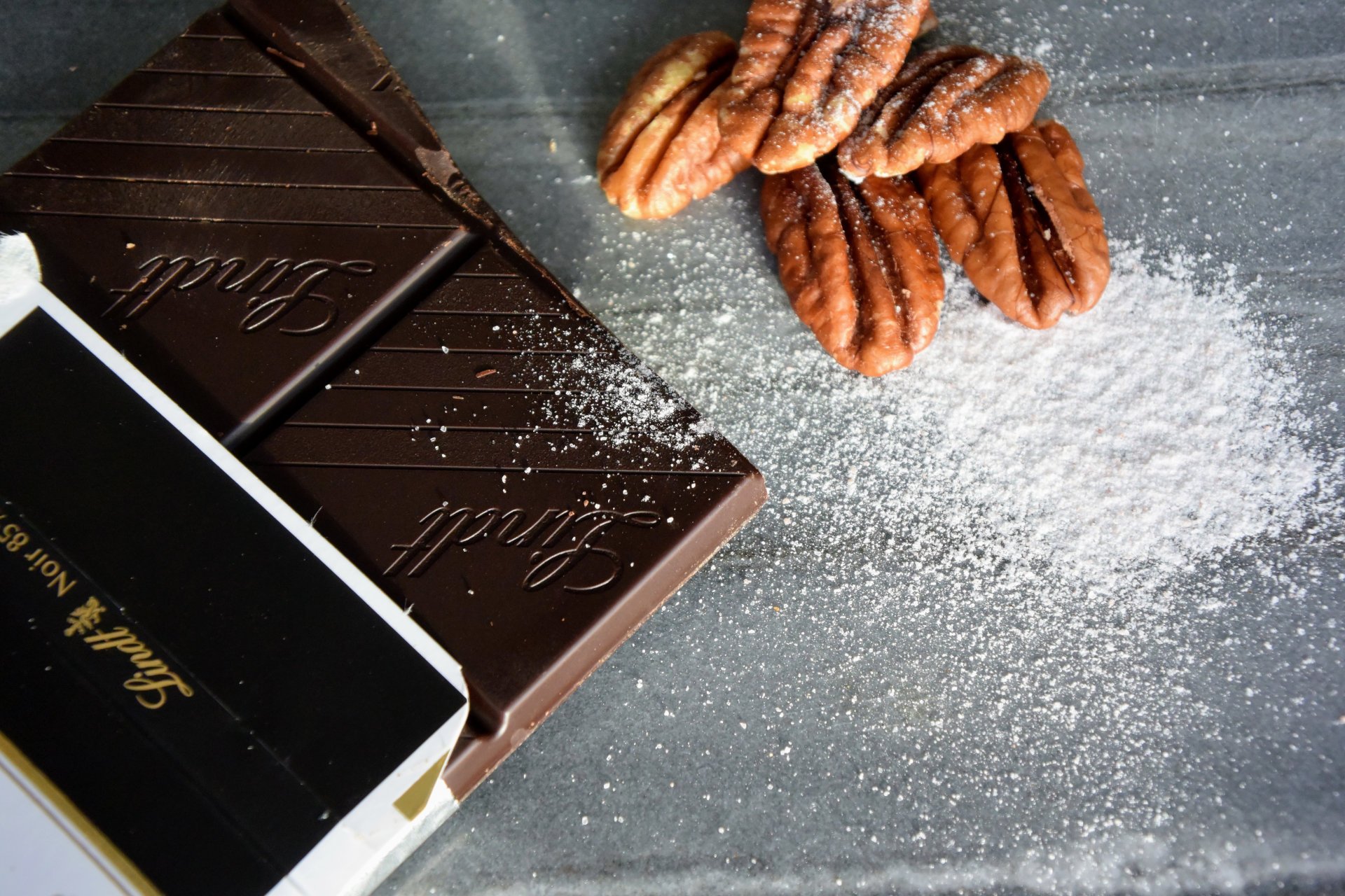 Perfect-Afternoon-Keto-Snack-Sweet-and-Salty-Dark-Chocolate-Nuts.jpg
