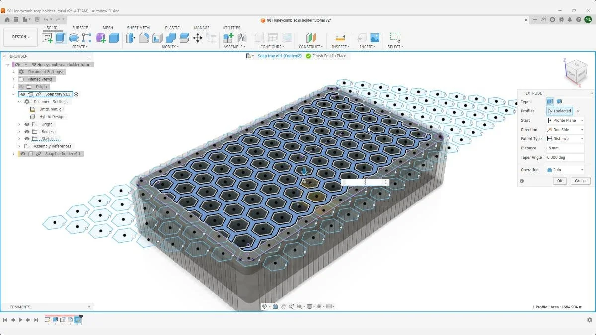 Fusion honeycomb extrude join feature on tray
