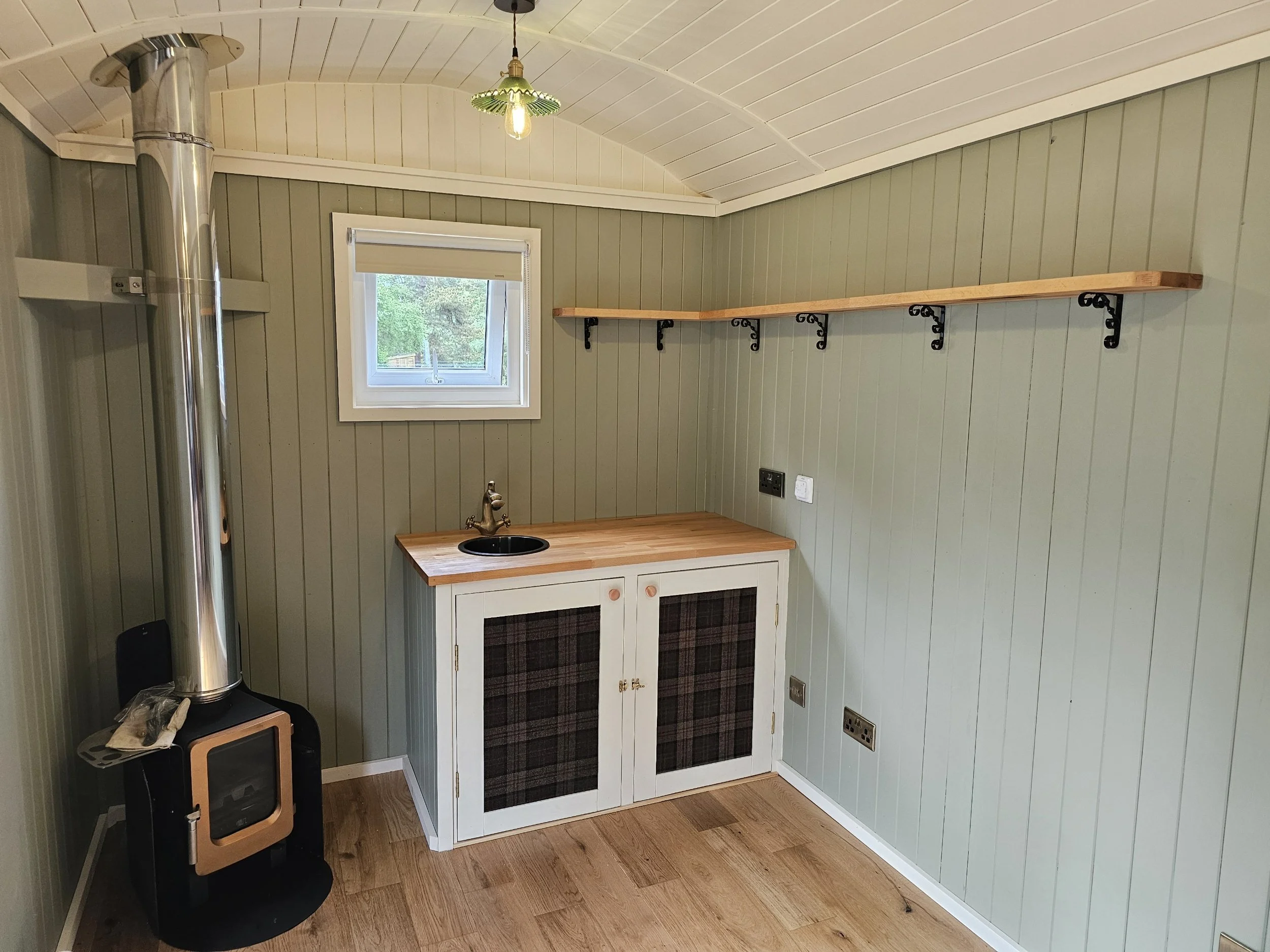 Creating Your Perfect Artist’s Bothy: A Shepherds Hut Studio in the Highlands