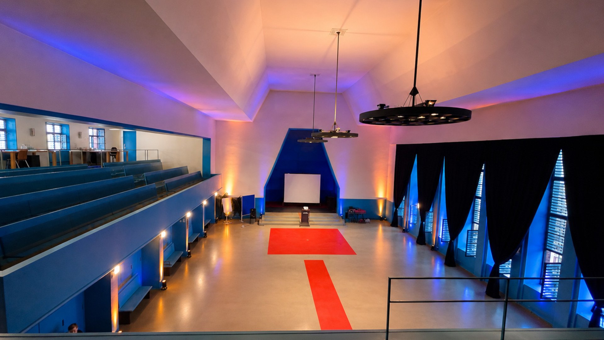 KIRCHENSAAL_1.jpg