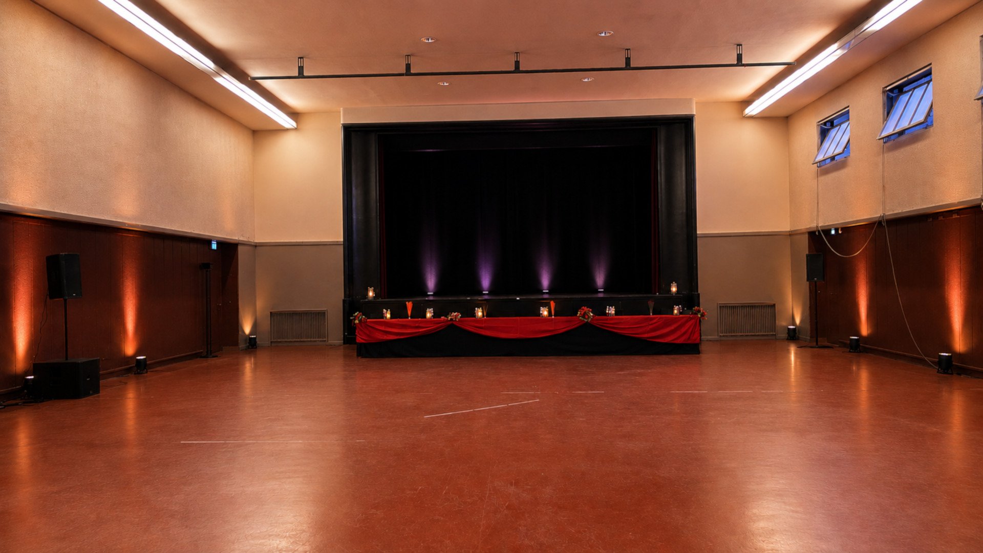 THEATERSAAL_1.jpg