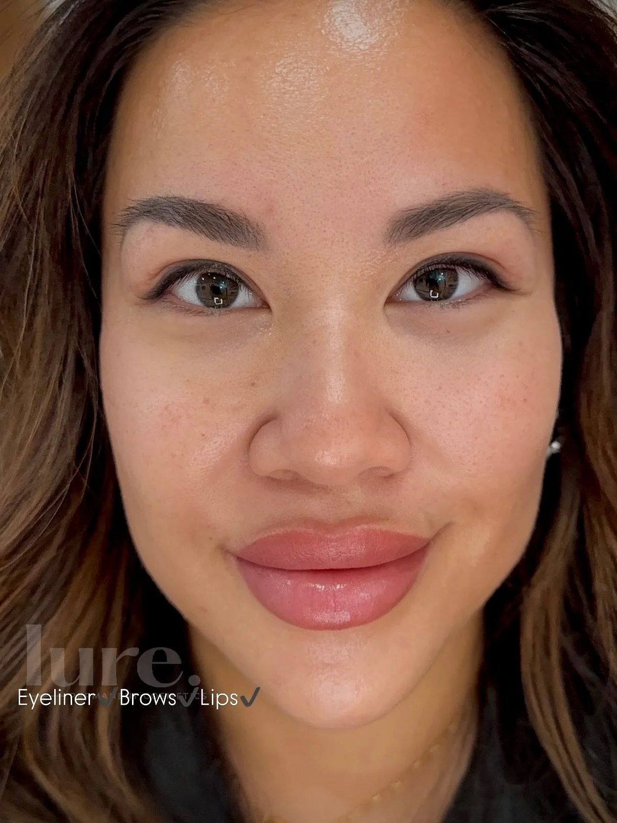 The Trifecta = making those morning PSL runs looking HAWT🔥 

Happy fall(ish) my friends. It&rsquo;s still hot outside. Probably get it iced for a couple more months ☕️🤷🏽&zwj;♀️
.
#lurestudio #powderbrows #lipblush #eyeliner #wingeyeliner #azpmu #a