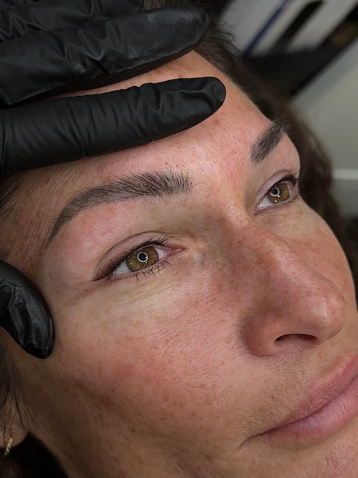 A little barely-there-but-better definition with Velvet Edge eyeliner.

✔️A gentle lift
✔️ smooth edge
✔️ eyes that look naturally awake even before you&rsquo;ve had your caffeine 🤓
✔️everyday polish with zero effort

#SuperstitionSprings #GilbertPM