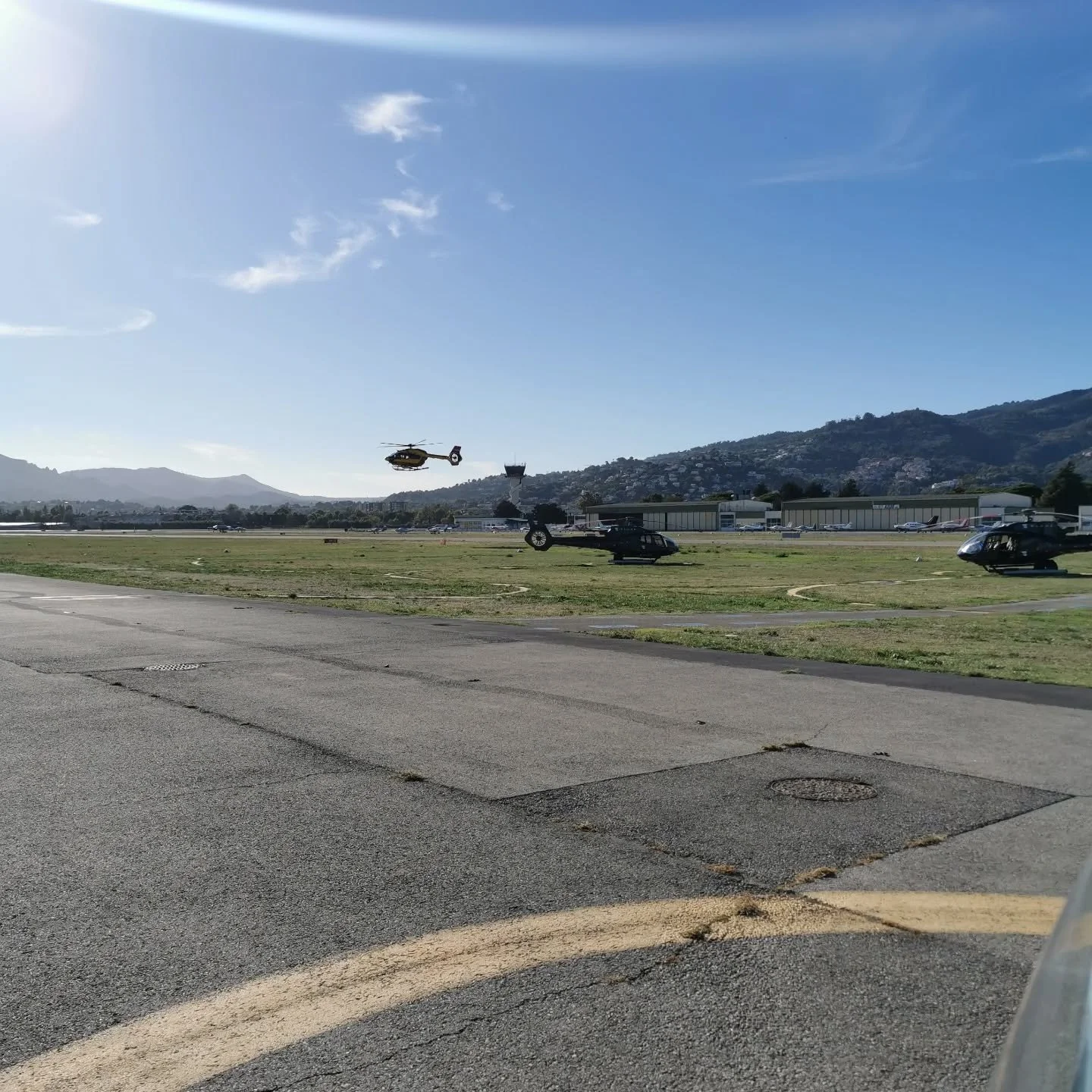 Nouvelle zone pour le CPL, le sud ! 

http://mountainhelico.com

#CPL #ATPL #MountainHelico #Aero #Fly #Vol #Passion #Pilote #Pilotage