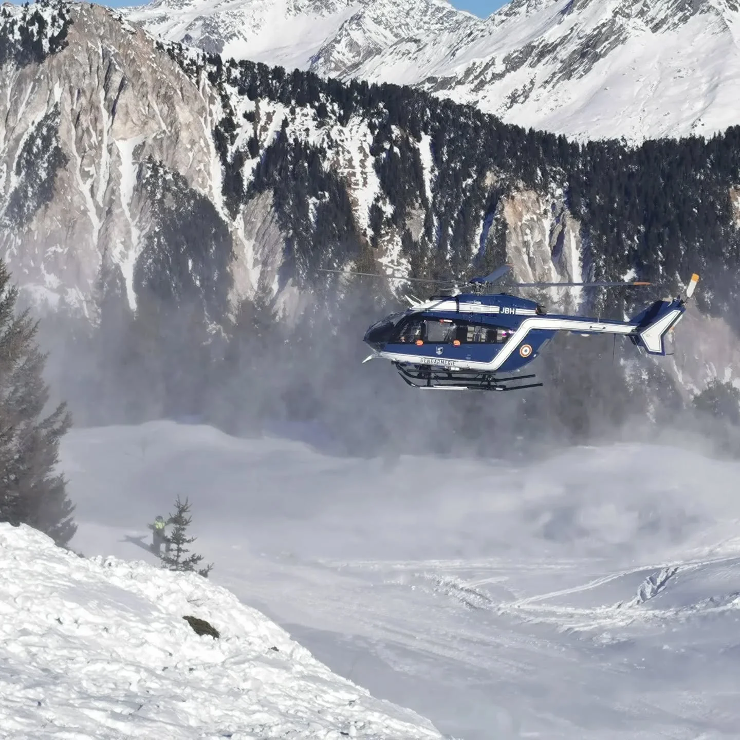 Reprise de mon poste de pisteur, tout en poursuivant activement la recherche de mon premier emploi de pilote.

http://mountainhelico.com

#Mountain #Helico #Pilote #Pilot #Fly #Passion #Air #Aero #Aeronautique #Pisteur #CPL