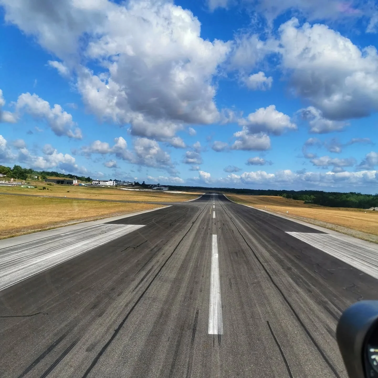 Runway R44 !

http://mountainhelico.com

#Mountain #Helico #Fly #Vol #Passion #CPL #Voyage #Travail #Pilot #Pilote