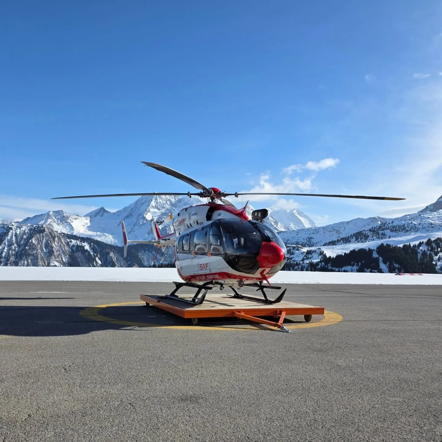 Yeti 73 Saf H&eacute;licopt&egrave;re Courchevel

http://mountainhelico.com

#Helico #Fly #Vol #Pilote #SAF