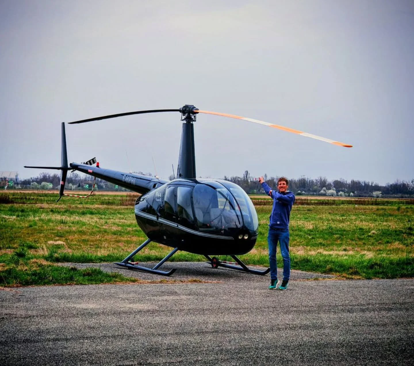 Un pilote heureux apr&egrave;s une journ&eacute;e de folie !

http://mountainhelico.com

#Helico #Pilot #Fly #MountainHelico