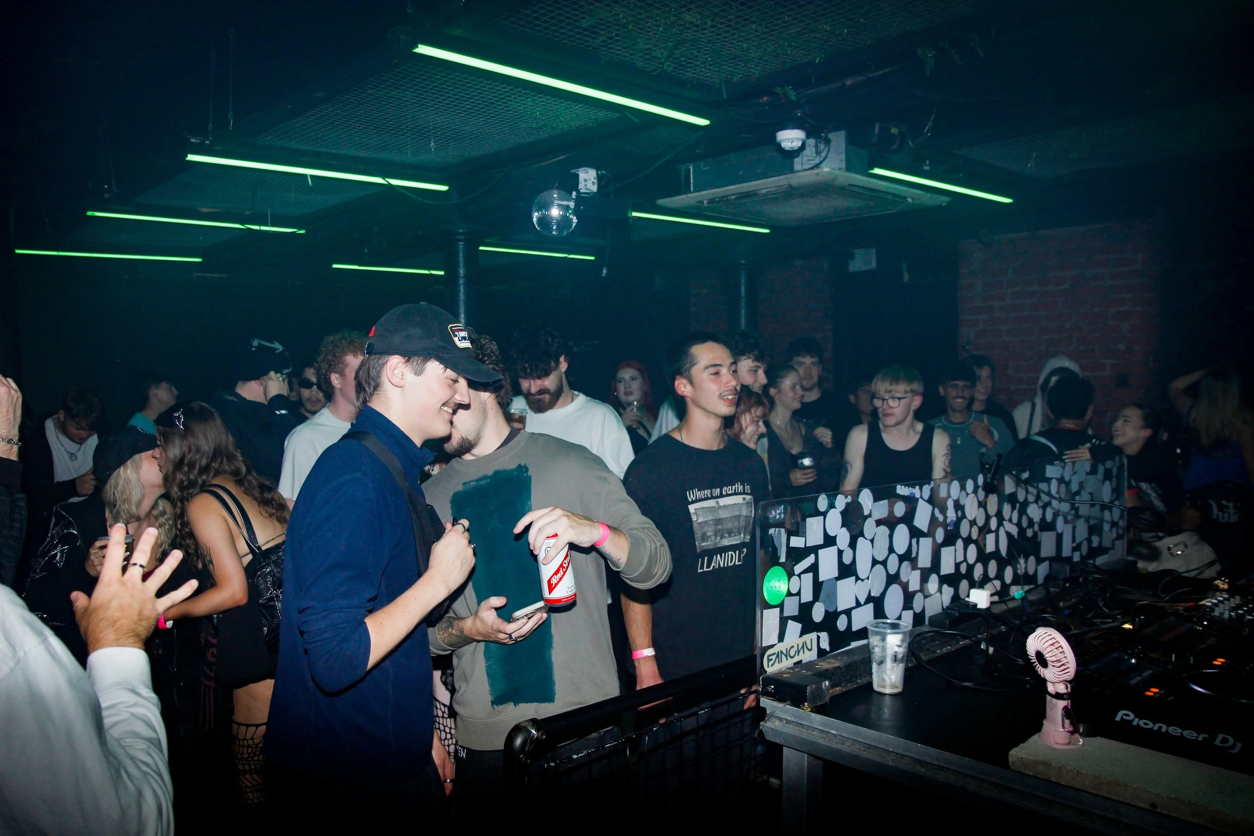 LANDSCAPE CROWD 3.jpg