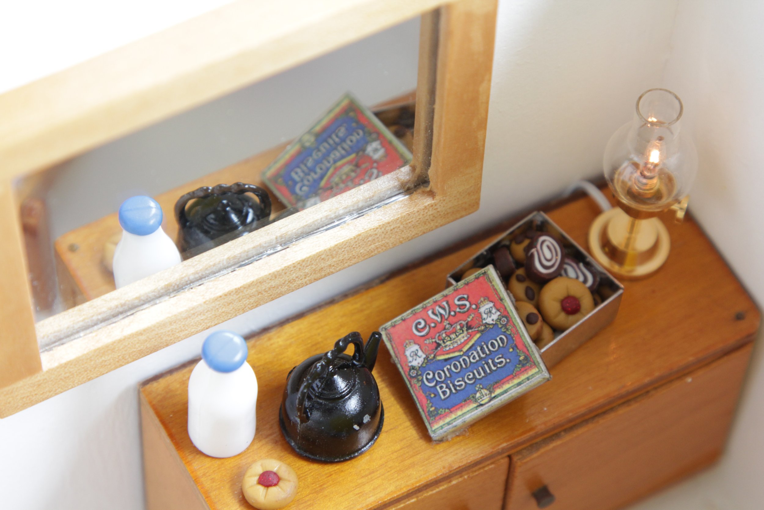 Windy Miller - miniature model beach hut detail