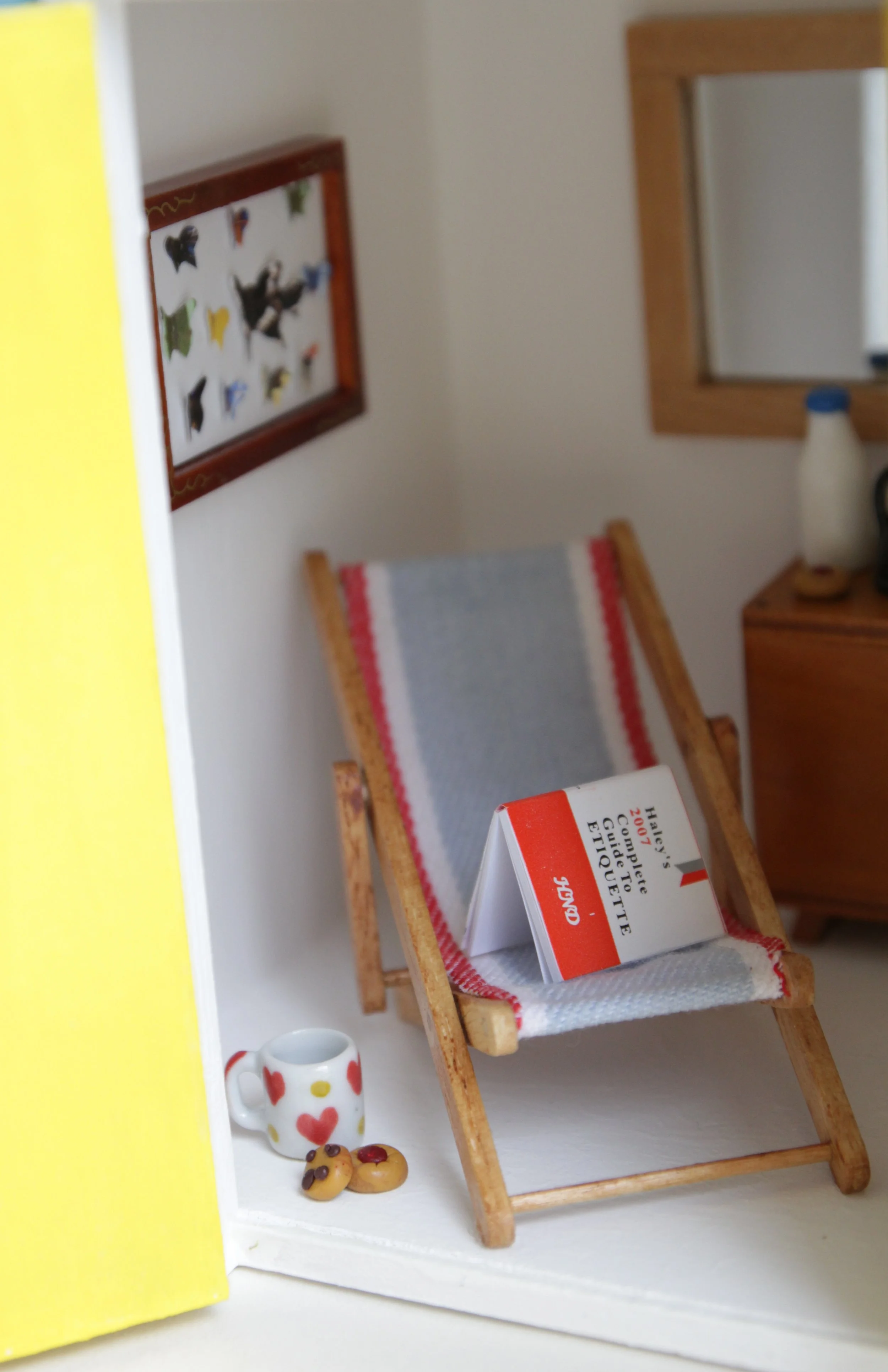 Windy Miller - miniature model beach hut detail