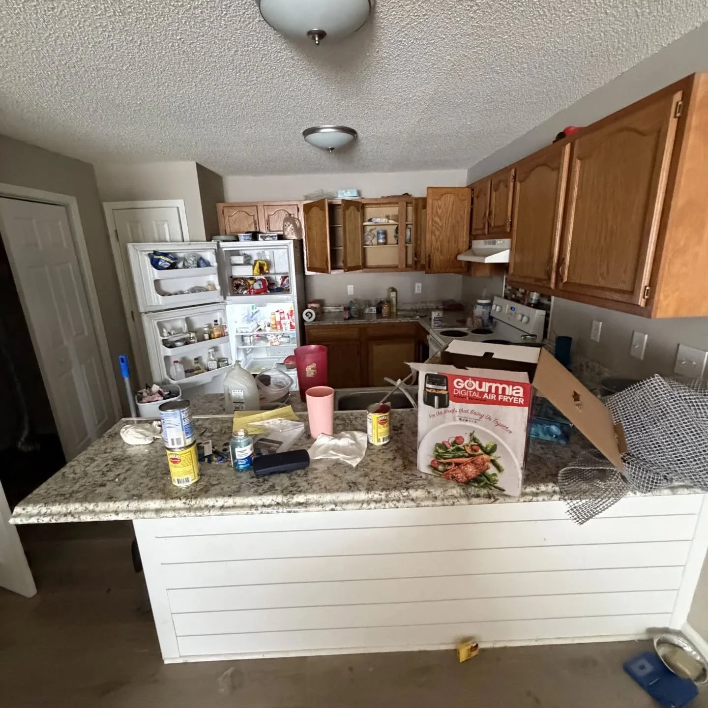 #beforeandafter
#junkremoval 
#apartmenttrashout 

Do you or someone you know, live in an apartment complex that NEEDS a recycling solution for it's tenants?!

Please call us 828-767-5406