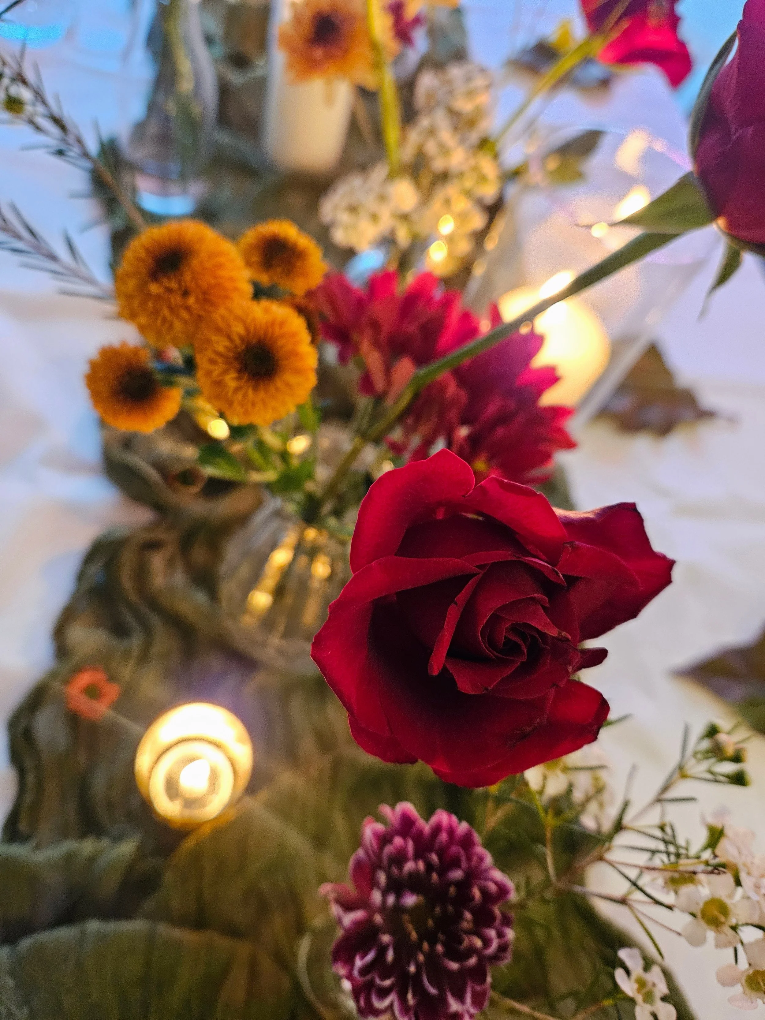 Immersive Floral Mirror Box Photobooth Edinburgh Nàdair Studio