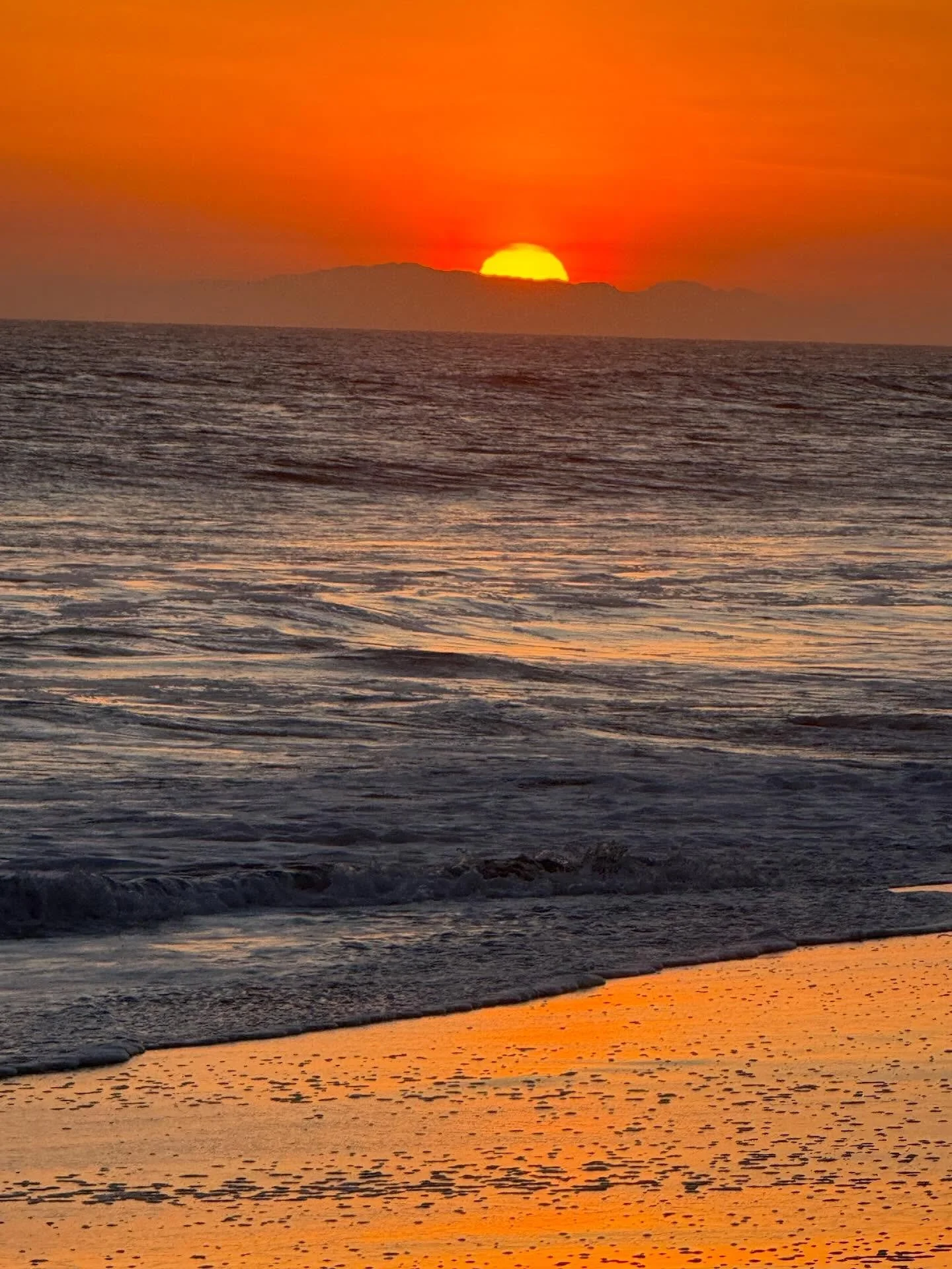 Taamet pakook (the sun is setting)