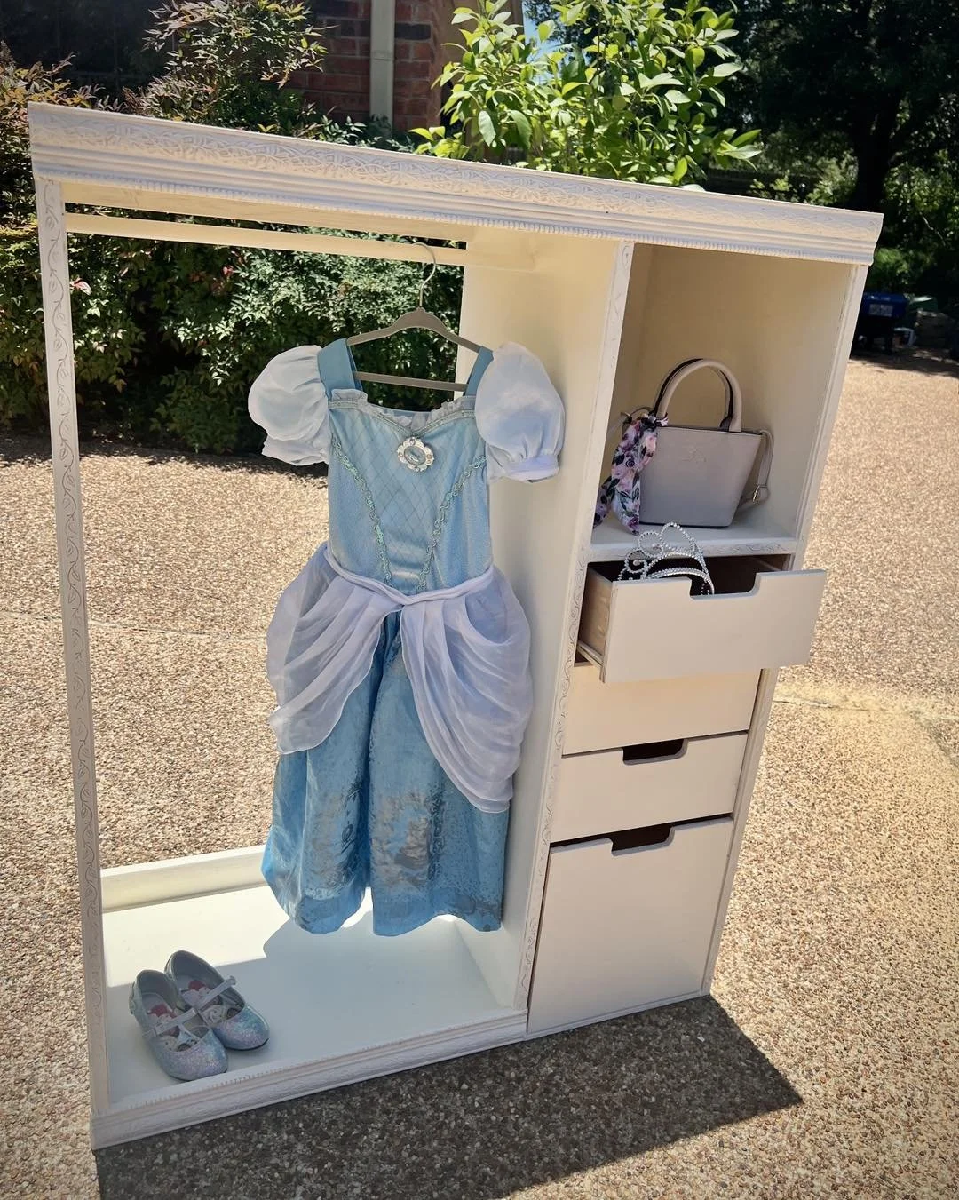 Whether it’s for pretend play or everyday use, this unique piece is the perfect combo of fun and function. Designed as a kids’ clothing rack with bonus storage for accessories, it keeps little wardrobes stylish and organized!
What’s your kiddo’s favo
