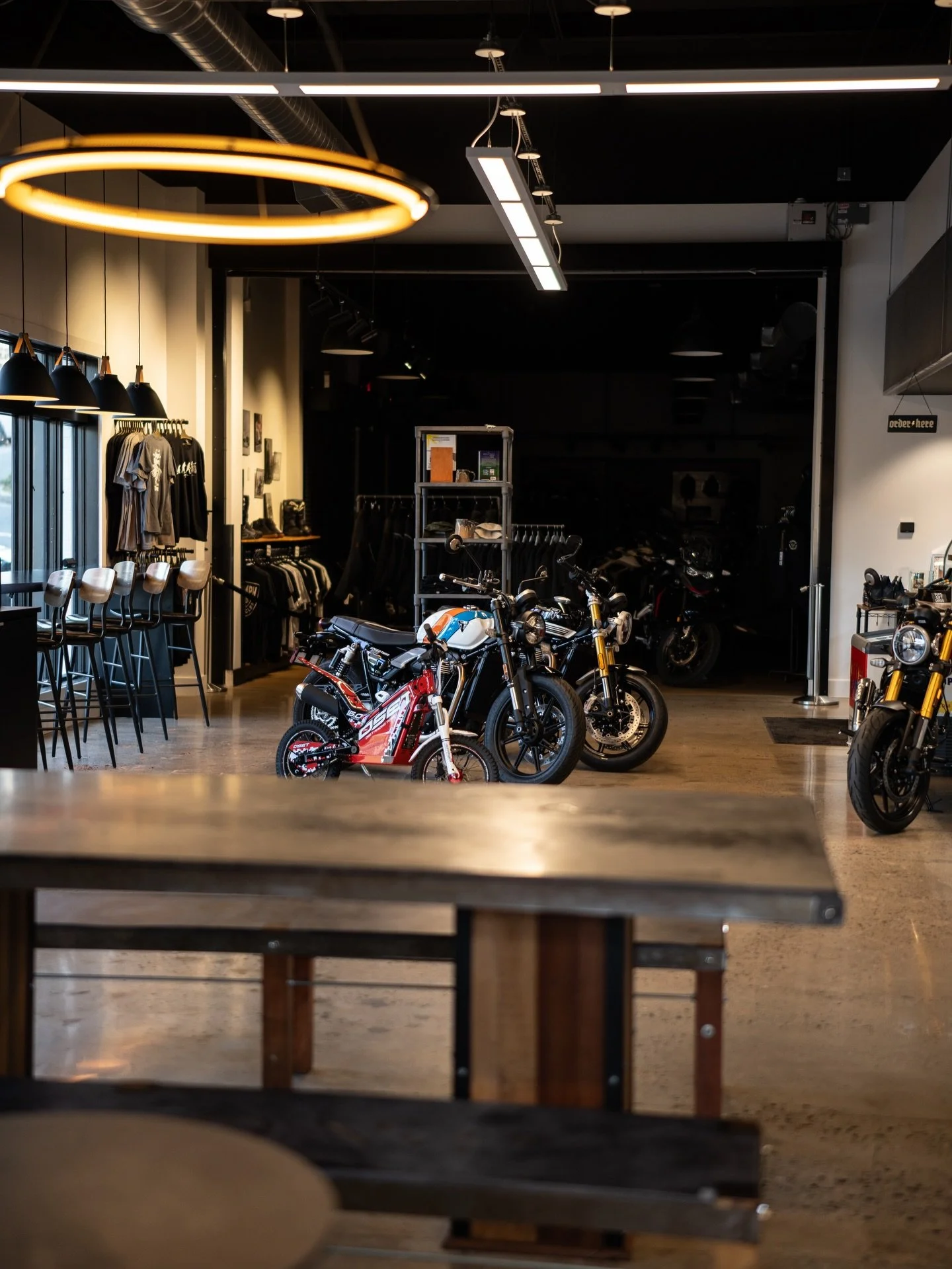 As if I didn&rsquo;t need another reason to make the trip to Roswell more often, @westandpeak &lsquo;s recommendation to visit @popscoffeeco was the best way to wrap up my work day yesterday! ⚡️ Such a cool place, and seeing @triumphamerica motorcycl