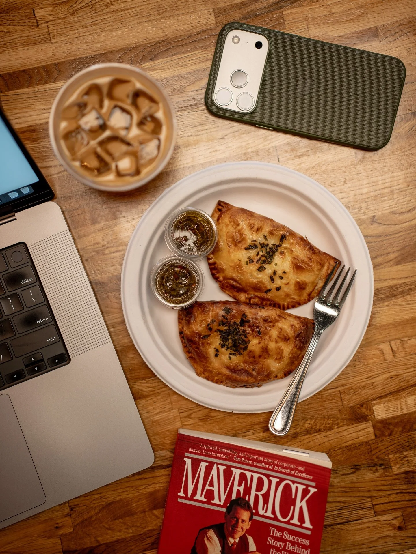Sunday afternoons working on a new client&rsquo;s website&mdash;fueled by the tastiest latte paired with and egg and chorizo empanadas with housemade chimmichurri from @coffeecamperco ☕️