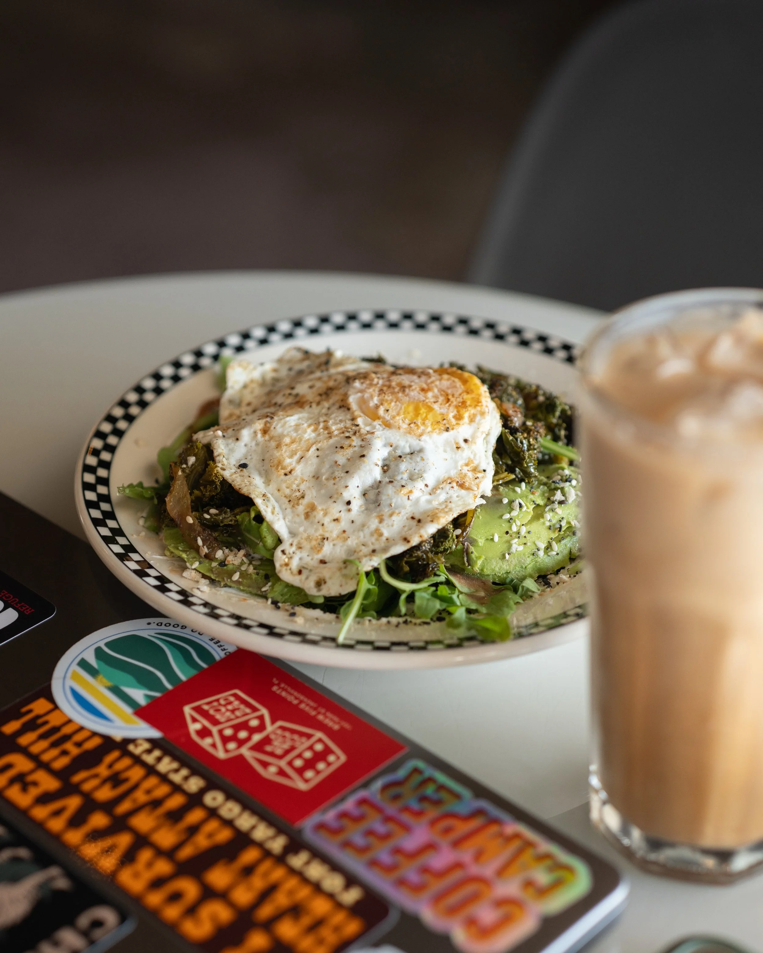 If you know me, you know I spend all day and night in coffee shops, and the only thing better than great coffee and fast WiFi is a spot with good food. 🍽️ @brewfivepoints blew me away with their coffee, WiFi, vibes and especially this greens bowl. ?