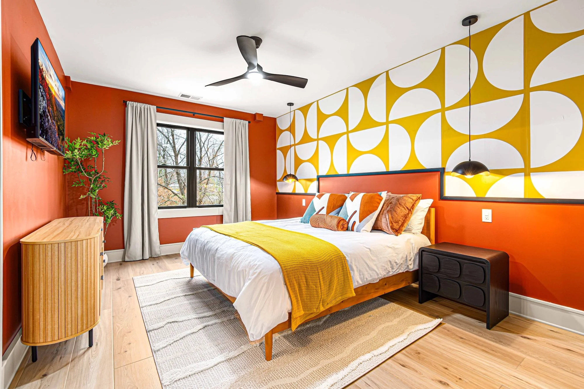 2nd level bedroom 2 (4).jpg