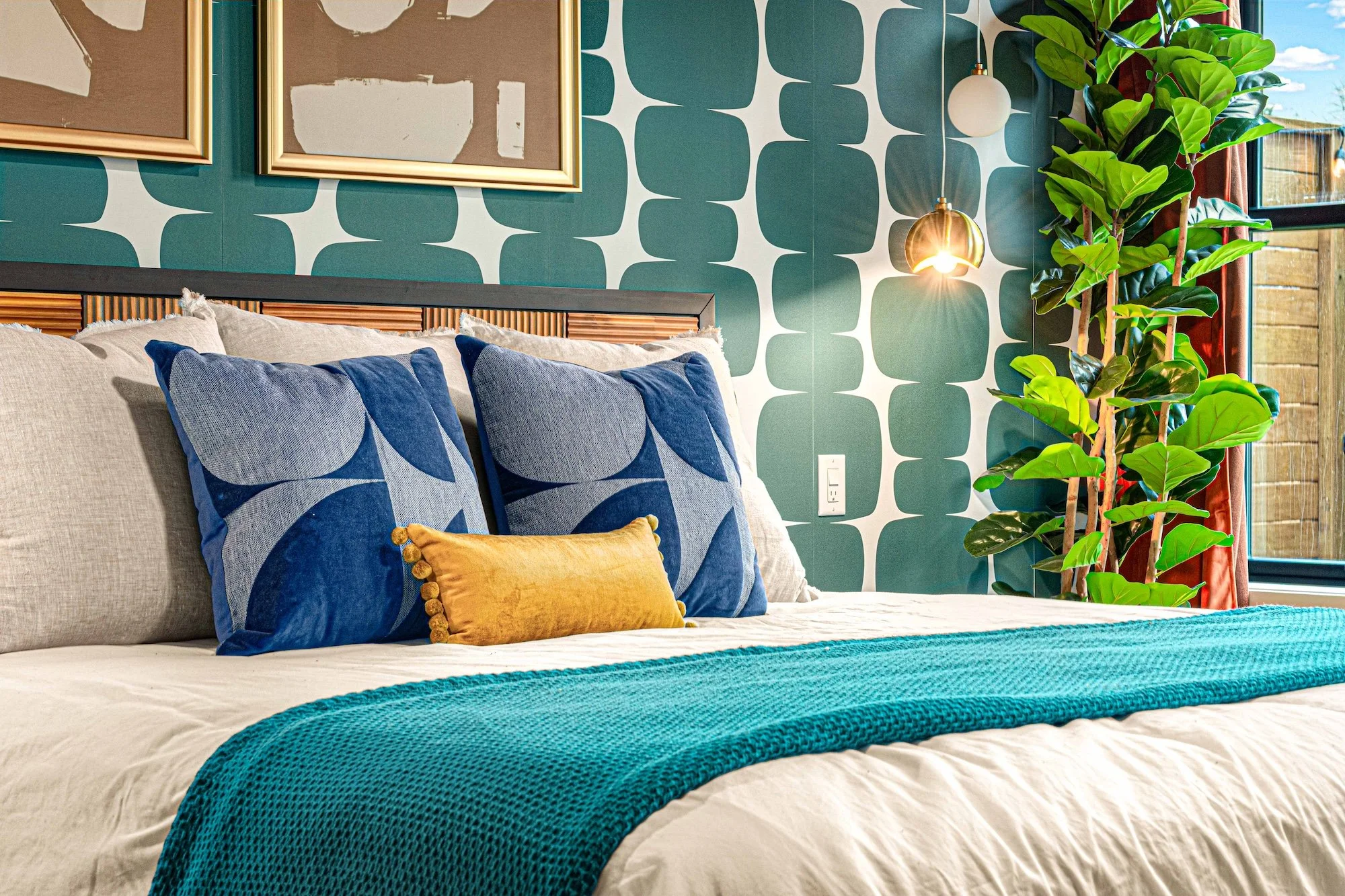 Main Level Master Bed & Bath (10).jpg