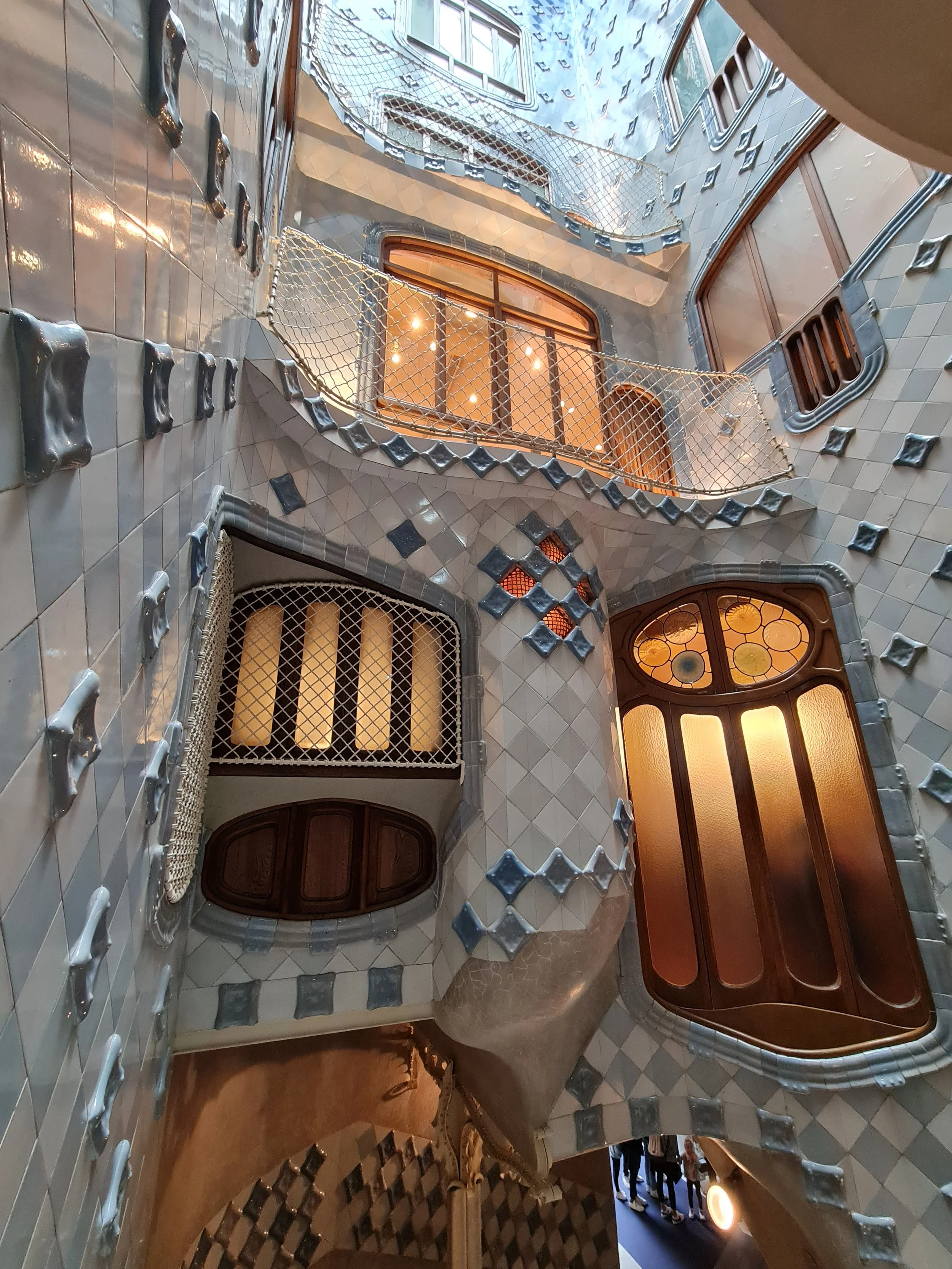 gaudi_03_sarahtan.jpg