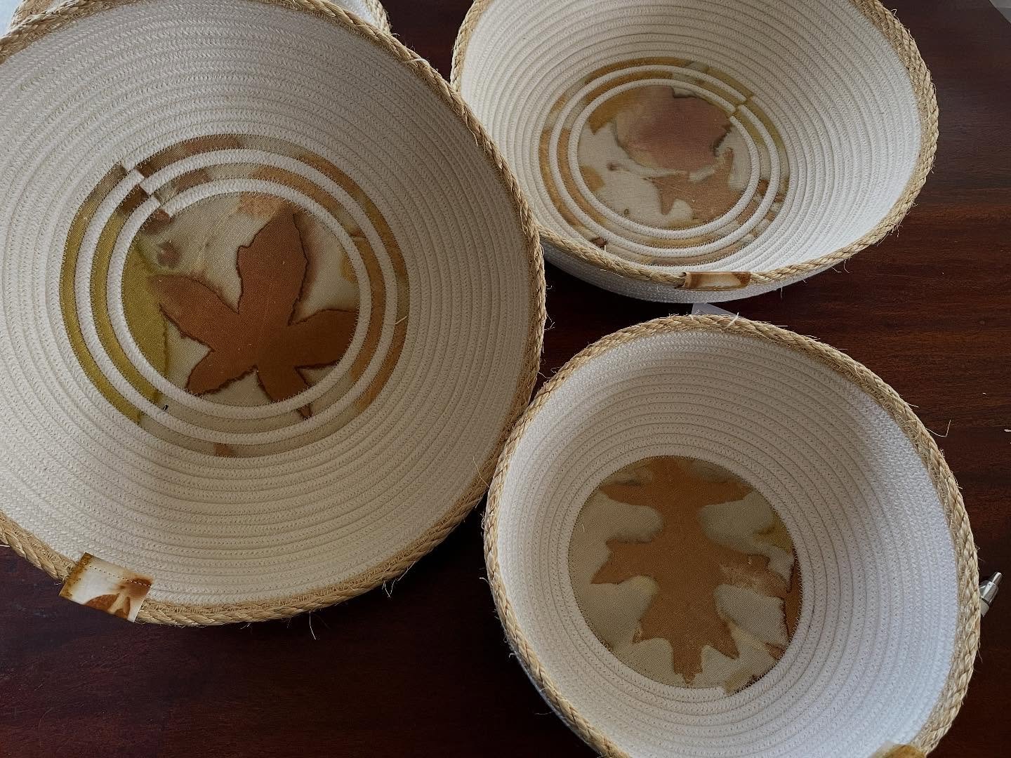 Winter is a great time to try out something new with pre printed fabrics 🍁 #ropebaskets #ropebowls #ecoprintingonfabric #naturaldye #silkecoprint #naturalexpressions #autumleaves
