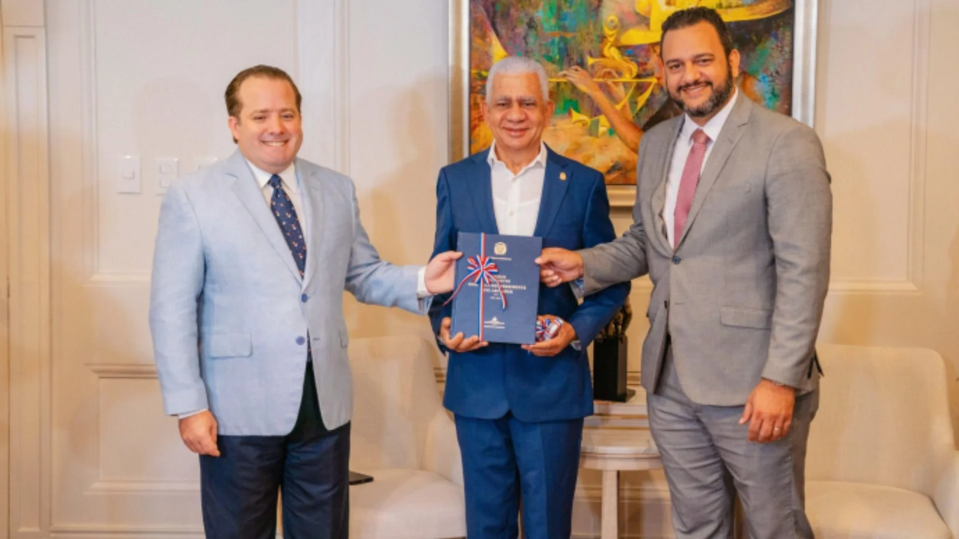 Jos&eacute; Ignacio Paliza entrega memoria institucional 2024: "El Gobierno sigue comprometido con la transparencia"
Santo Domingo, R.D. &ndash; En un acto protocolar celebrado en el Congreso Nacional, el ministro de la Presidencia, Jos&eac