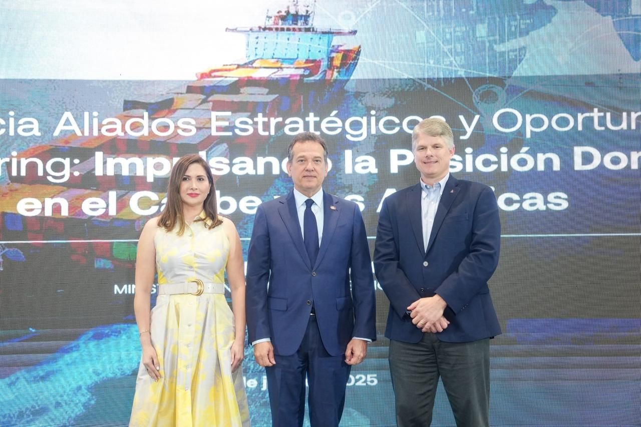 Ministro Ito Bisonó afirma que República Dominicana se consolida como hub industrial y logístico confiable en el nuevo orden global