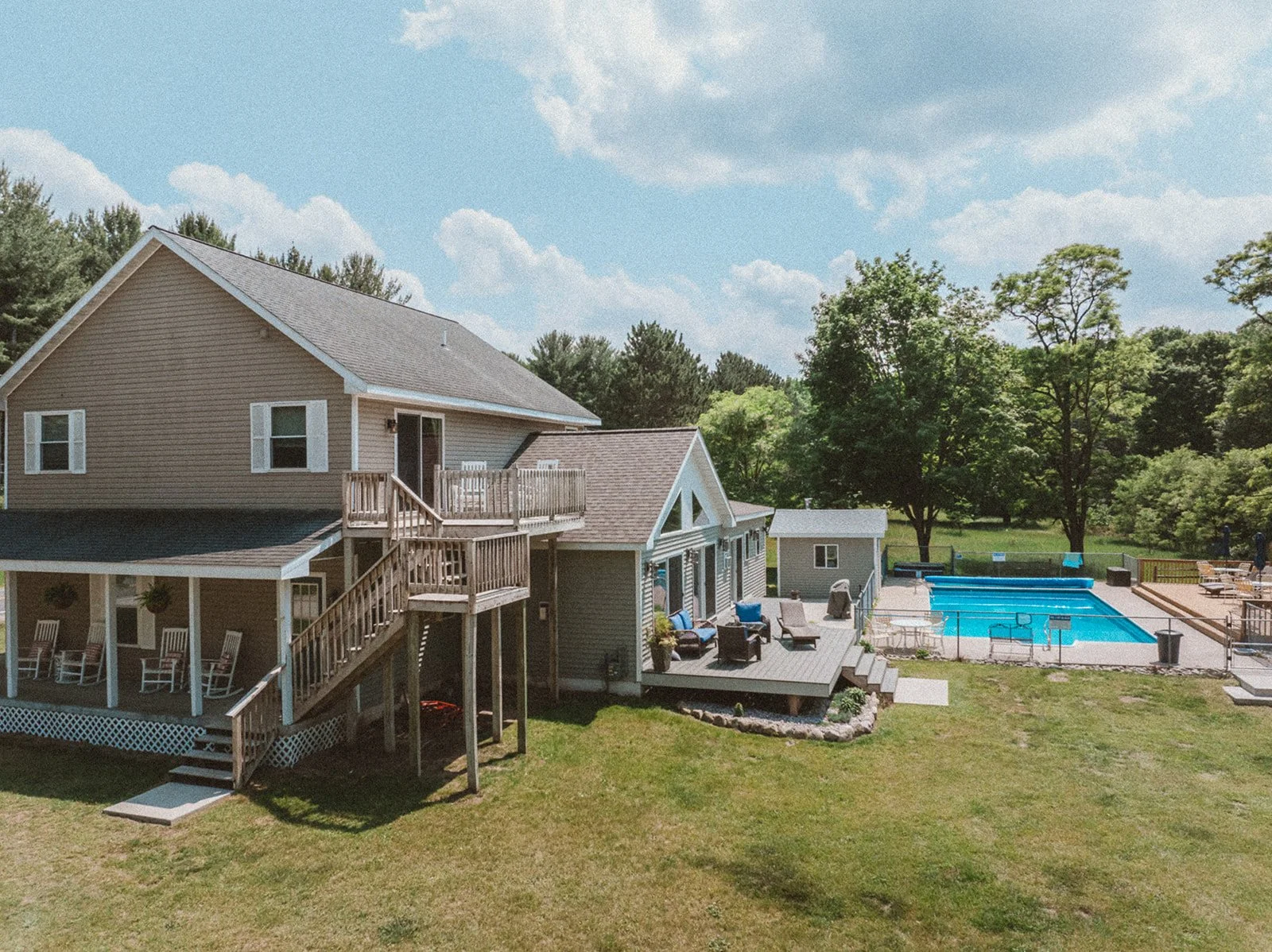 Brookside-Resort_MAIN-HOUSE-EXT_0003.jpg