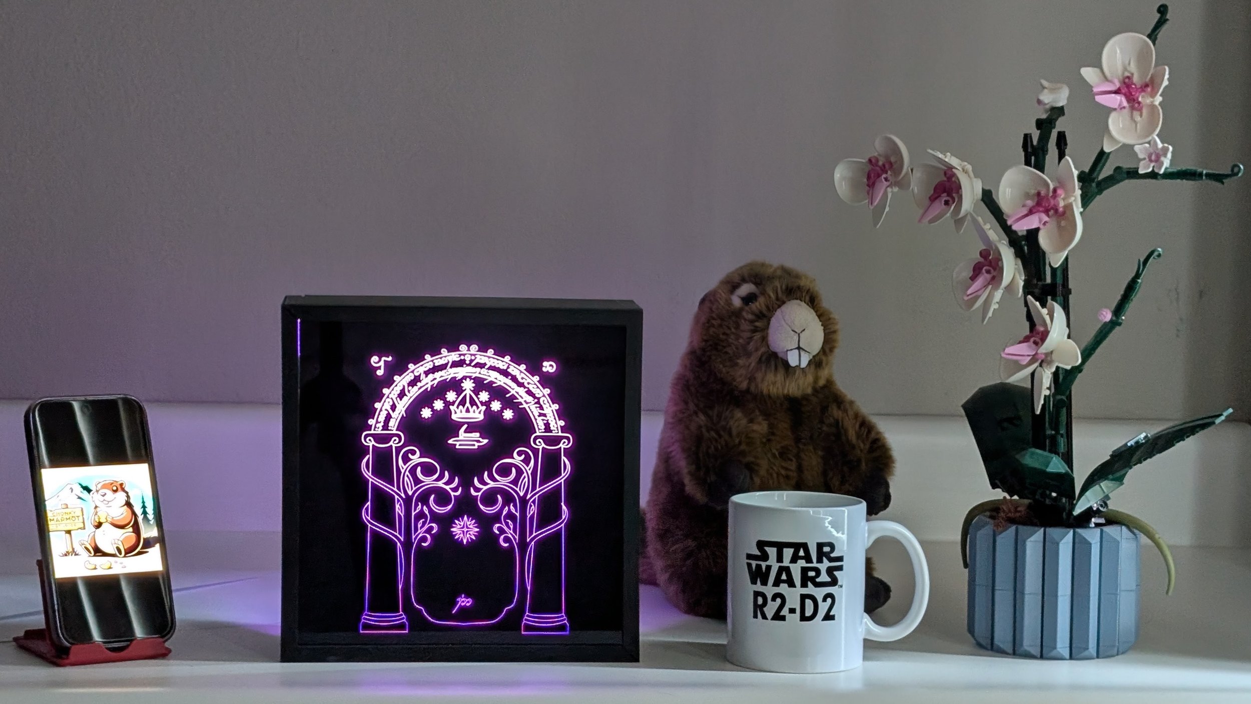 Lord of the Rings – Doors of Durin Lighted Shadow Box