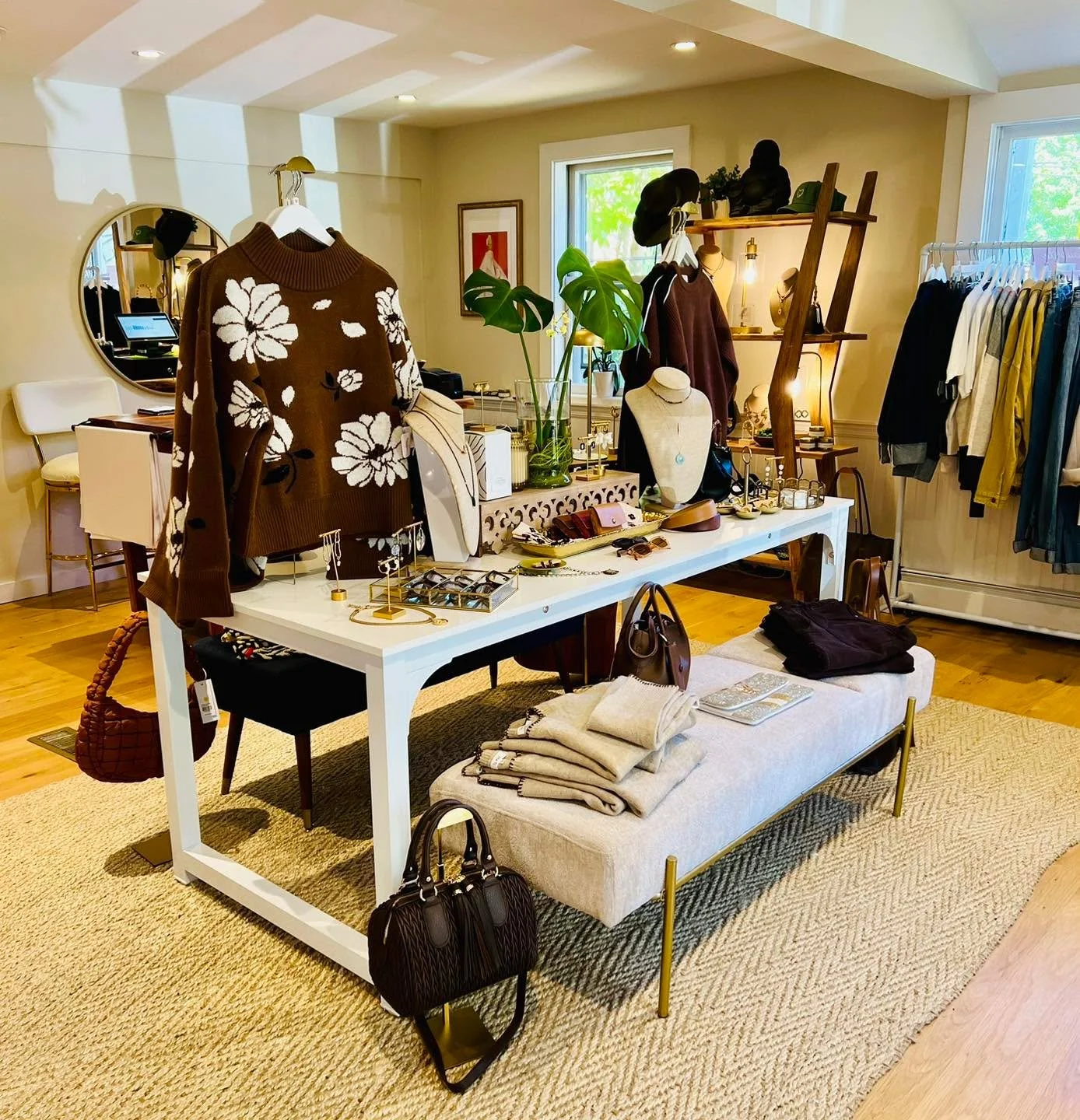 Shop views&hellip;..

#shopsmall #shoplocal