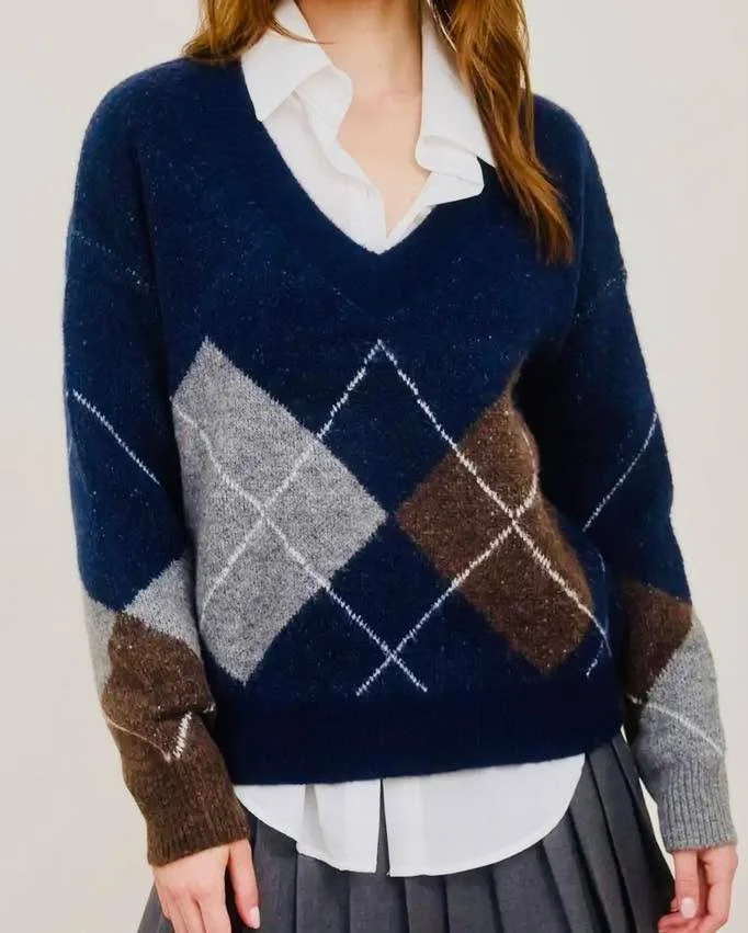 Help!!!! We can&rsquo;t stop buying sweaters!!!

#sweaterweather #shoplocal #fallclothes