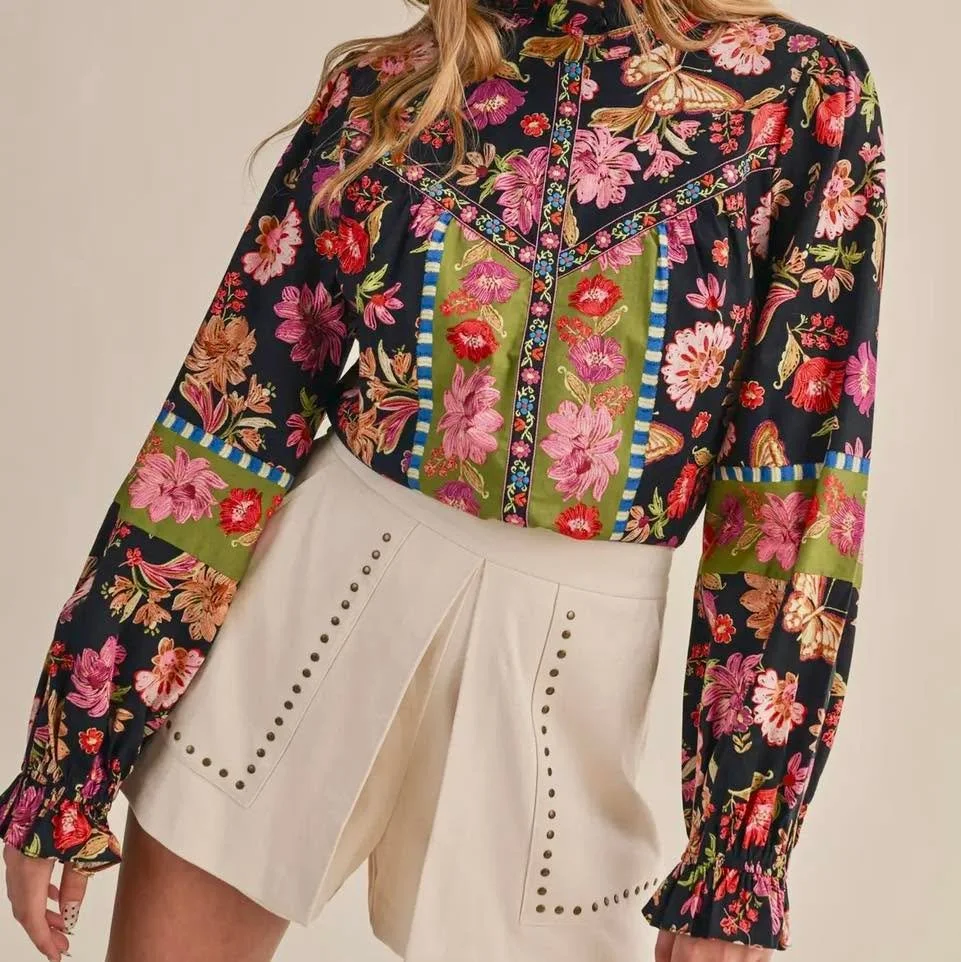 Give us a pretty blouse any day!!!

#supportlocalshops #prettyblousesareourthing