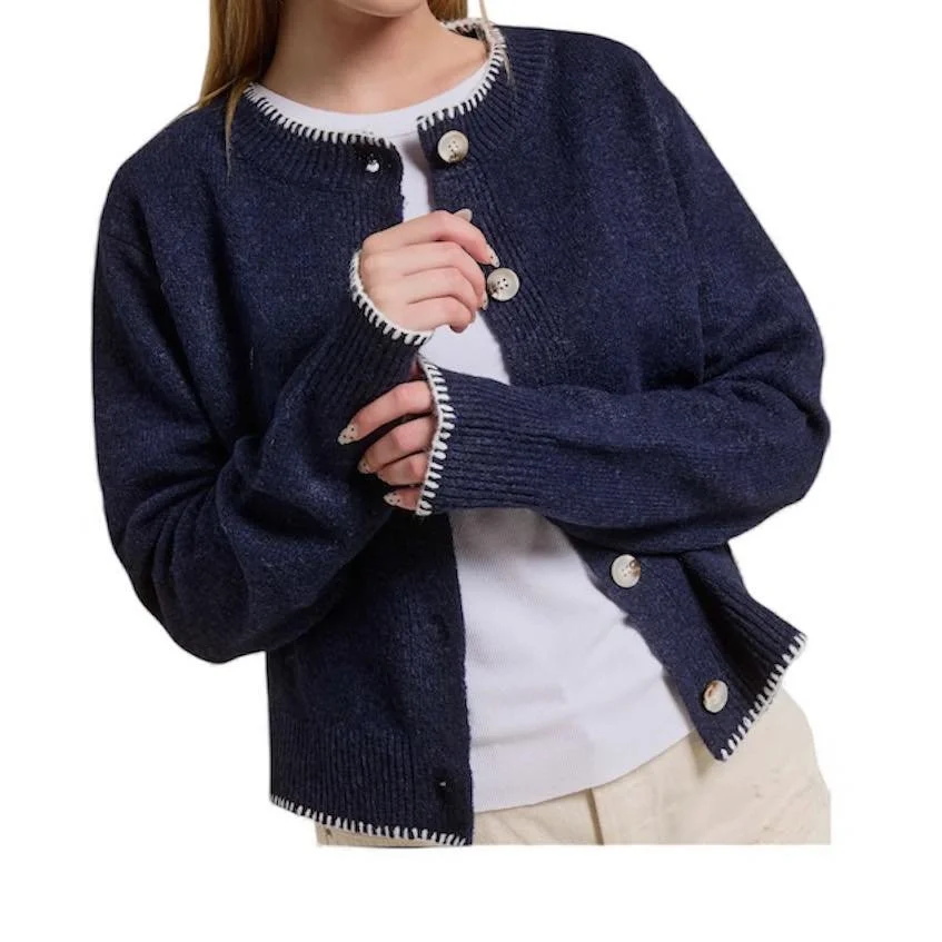 New color alert!!! These cardigans move fast so grab one if you can!!!

#cozyseason #supportlocalshops #newprestonct