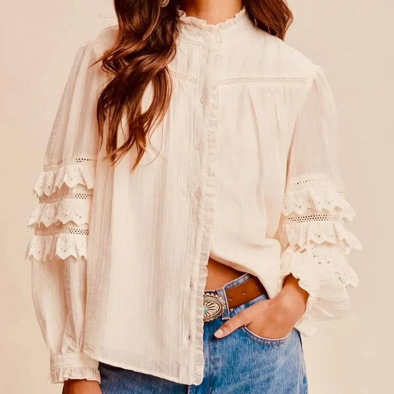 Clearly we still have a thing for pretty blouses&hellip;.

#winnerbestofconnecticut #supportlocalshops #shopsmall
