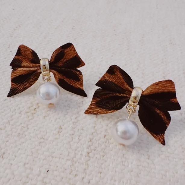 Need to find something to complete your New Year&rsquo;s outfit???

We are OPEN TODAY (11-3)!!!

#newyearseve #completeyouroutfit #smallbusinesslove