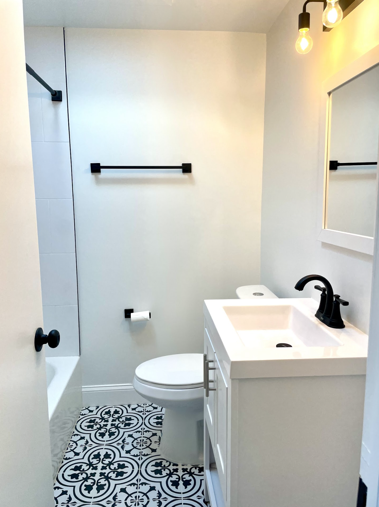 Modern bathroom with black and white decor
