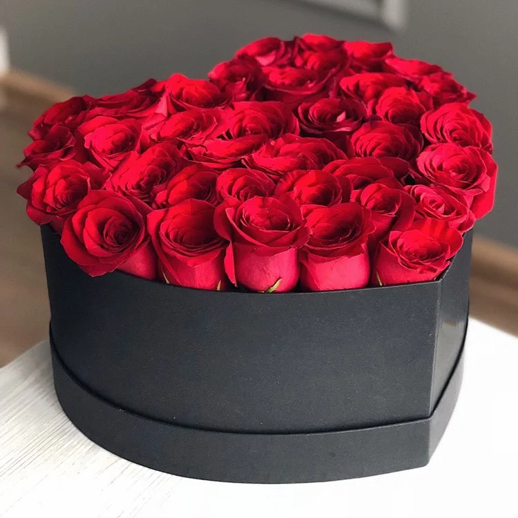 Roses In A Heart Shape Black Box