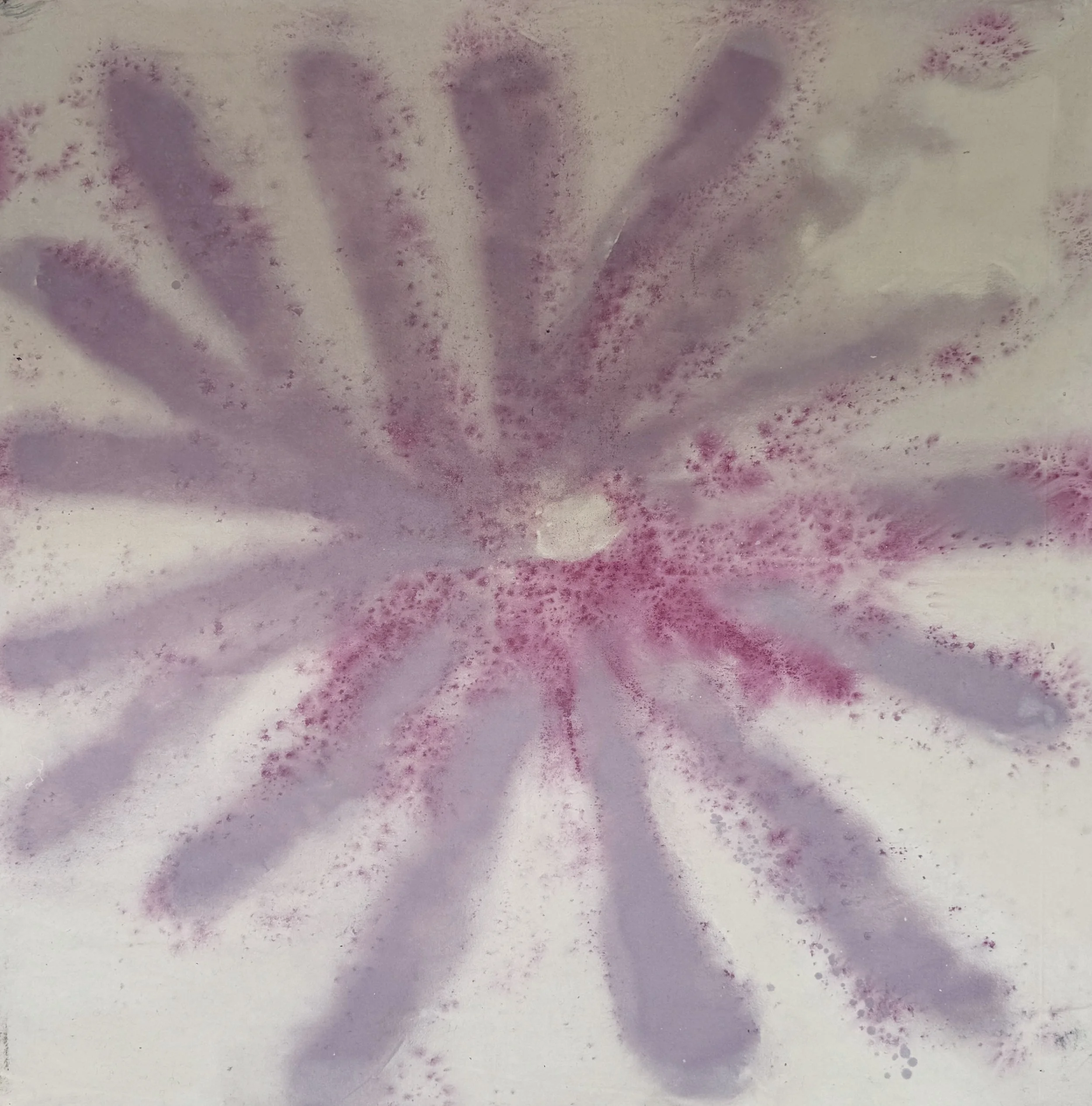 Light Spins Wheel 2, 2025 / 
157 x 155 cm / 
Spray and mineral paint on canvas