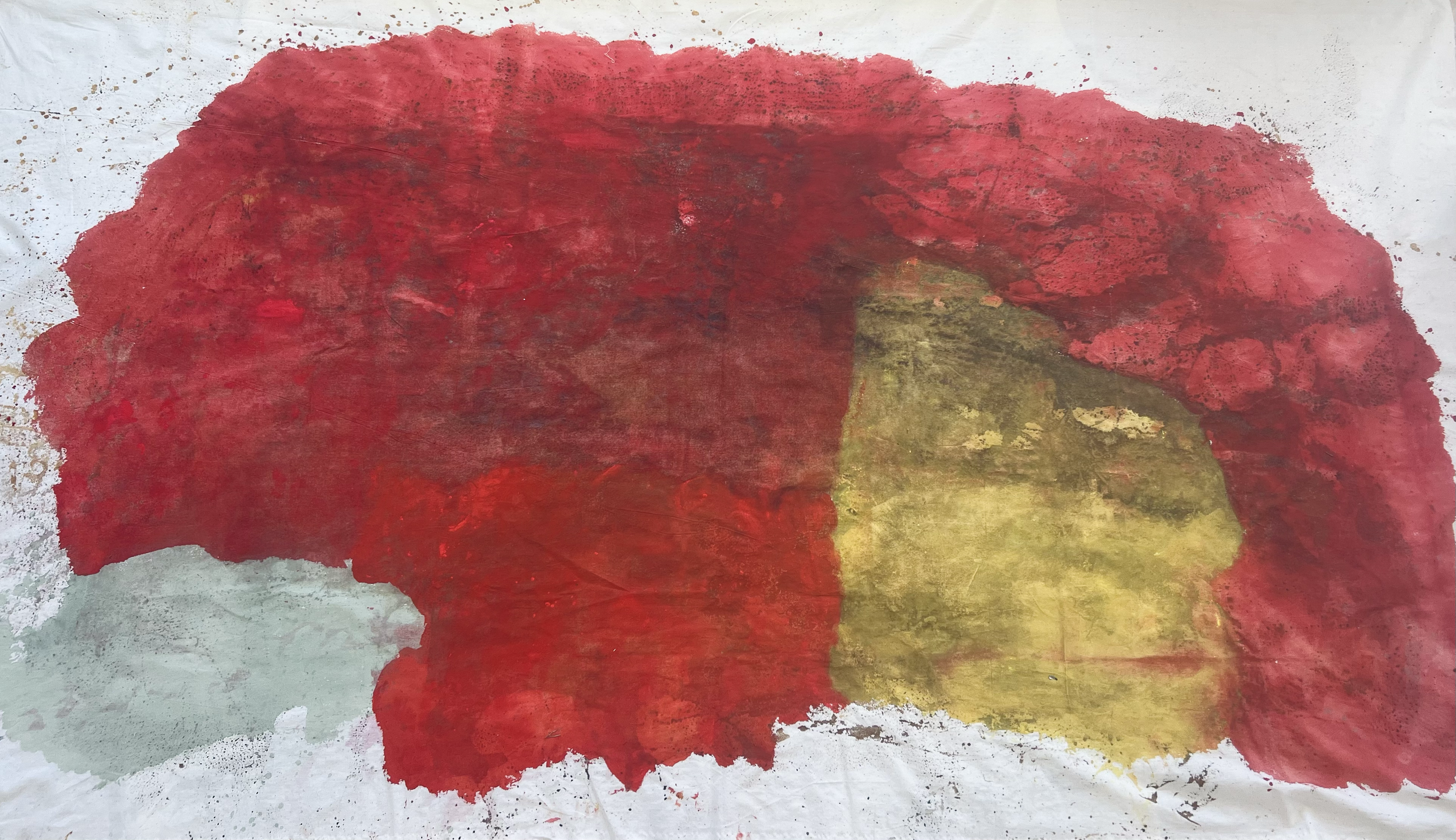 Hug, 2024 / 
160 × 285 cm / 
Pigment and acrylic on canvas