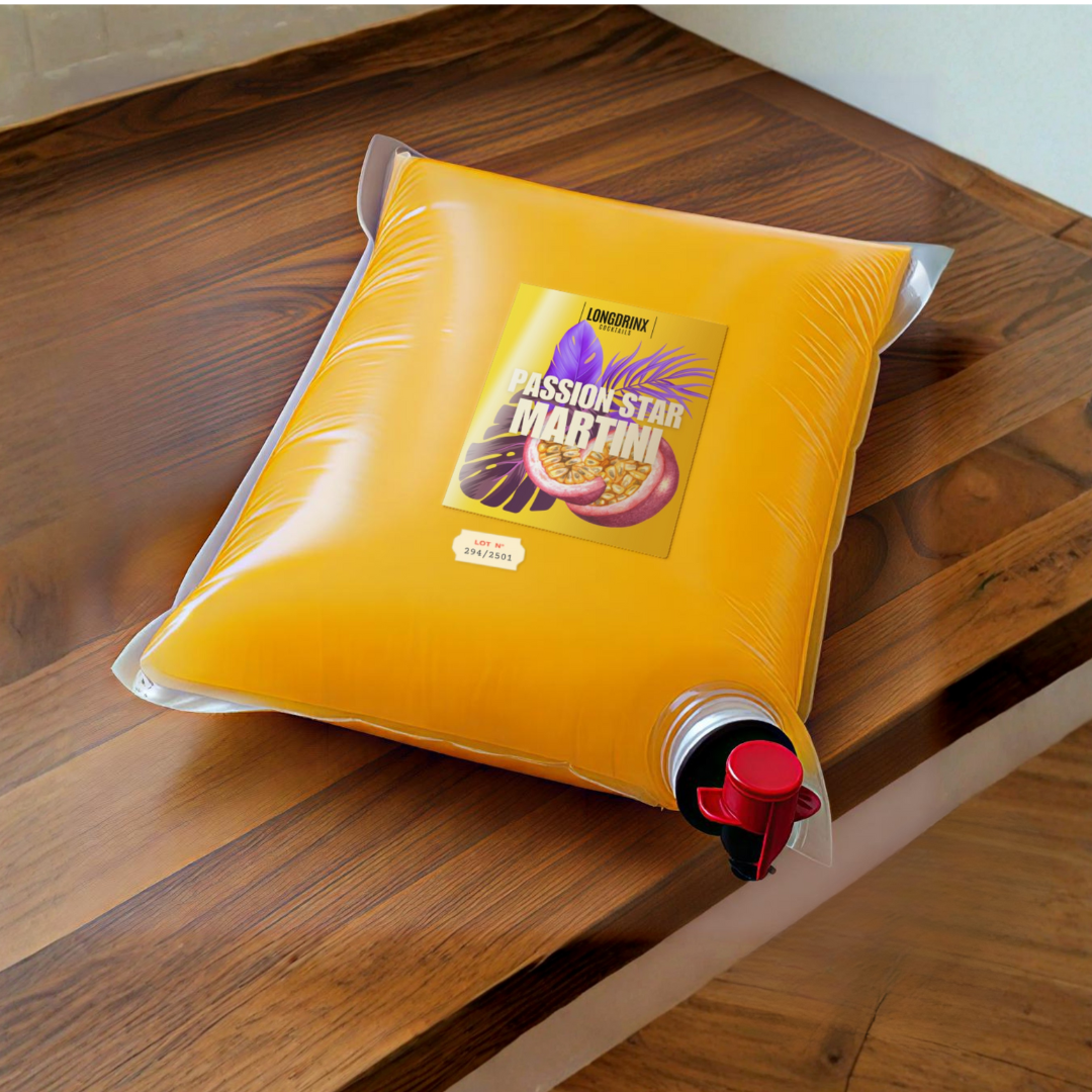 Cocktazil passion star martini dans un sac de bag in box sous vide.