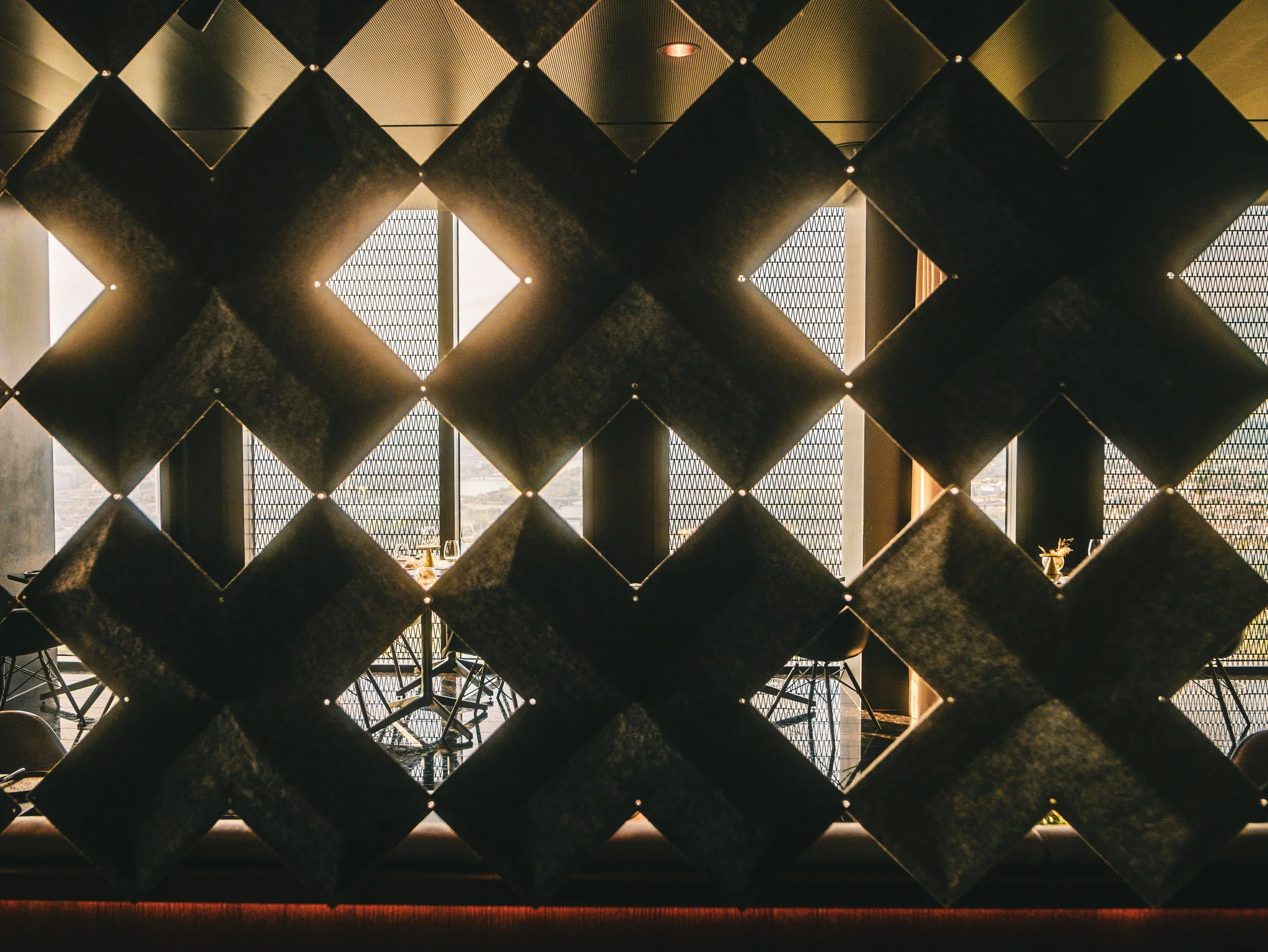 20260828_DCTower_Restaurant_Bar-9.jpg