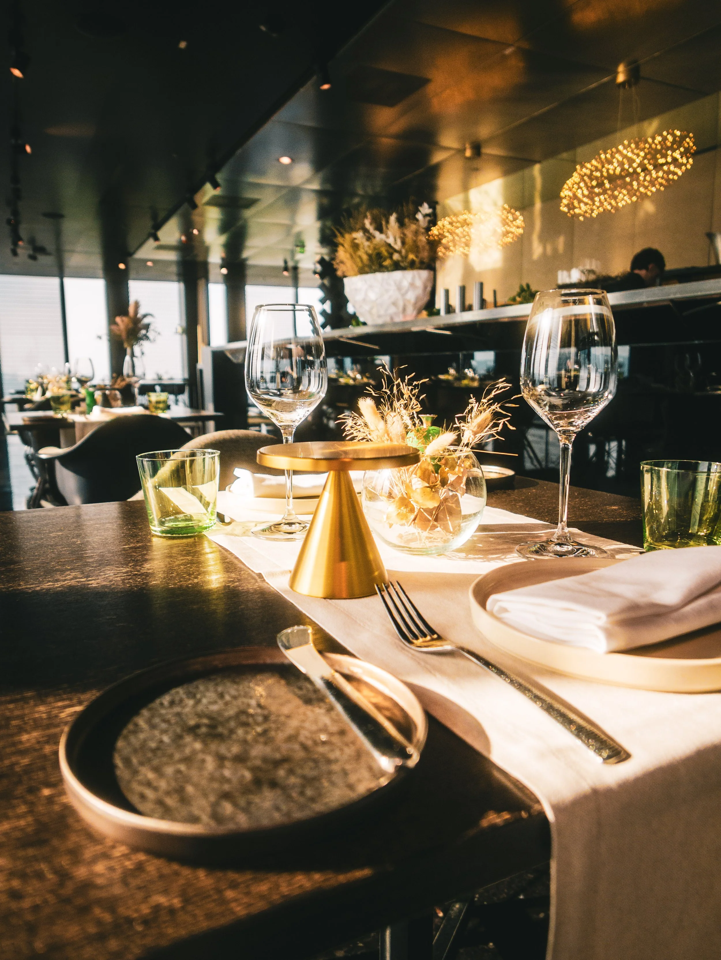 20260828_DCTower_Restaurant_Bar-2.jpg