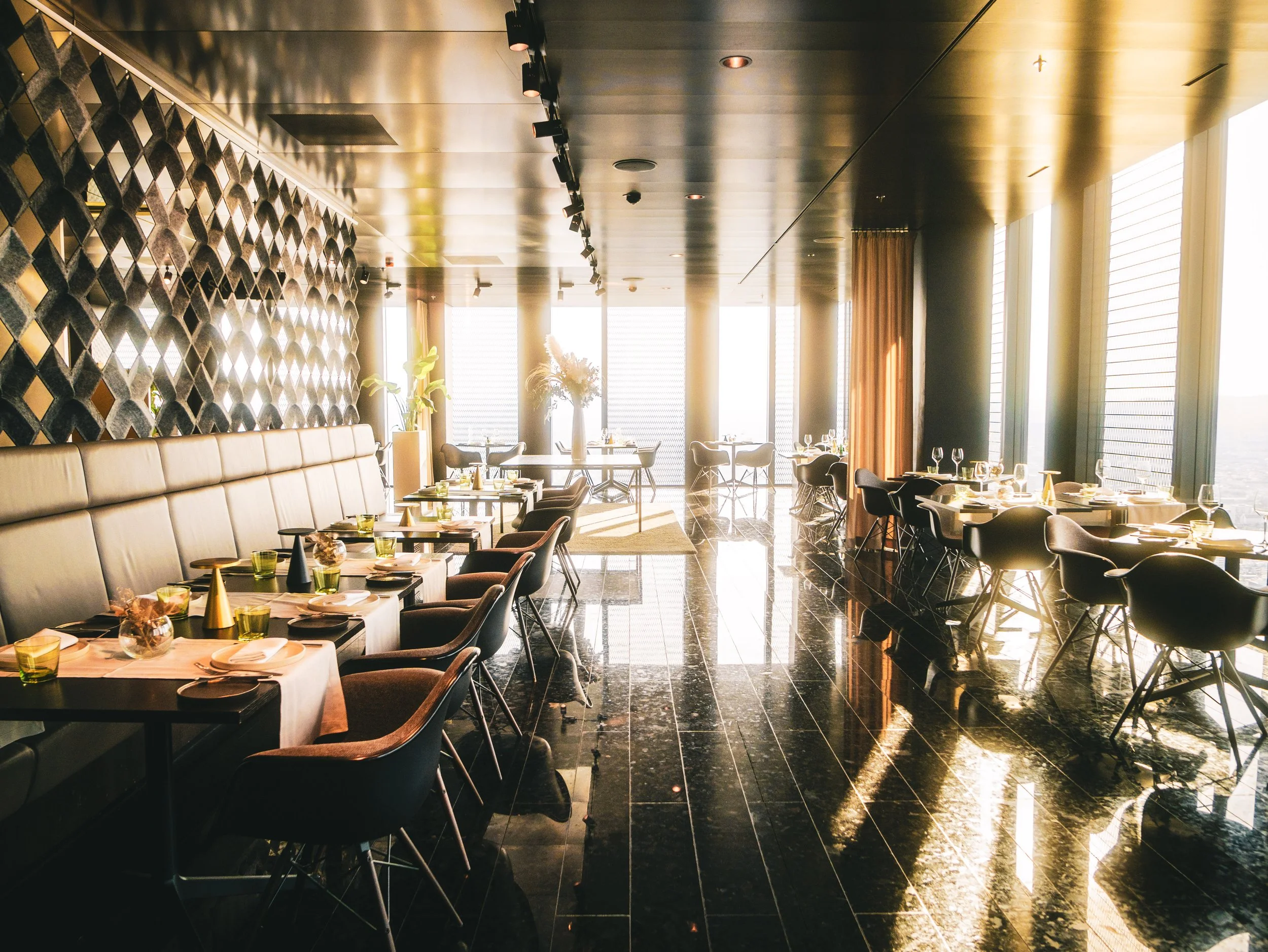 20260828_DCTower_Restaurant_Bar-4.jpg