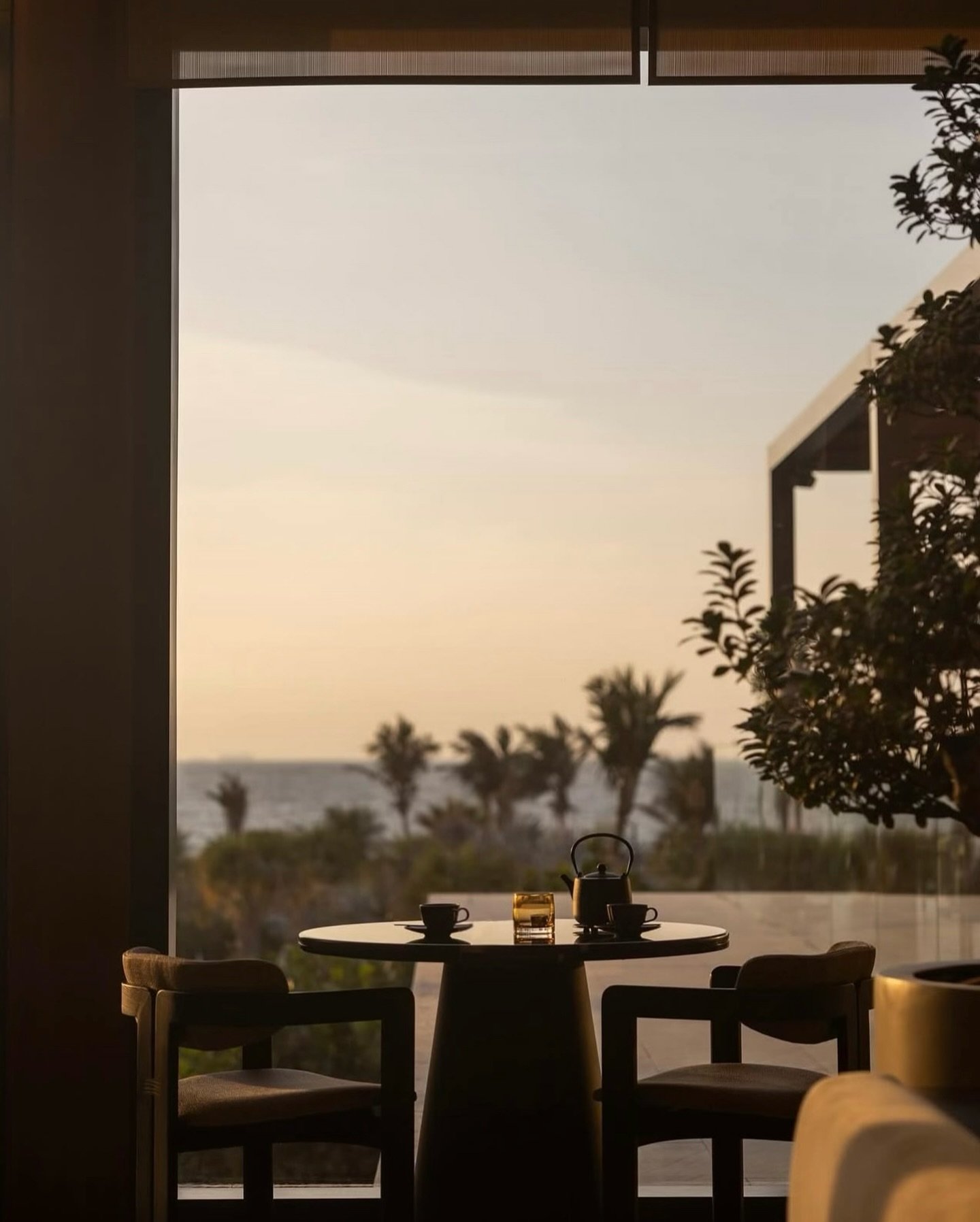 Capturing the serene ambiance of @tochadubai at @banyantreedxb - a modern interpretation of a traditional Japanese teahouse.
This image reflects the peaceful elegance that defines the space.

Try the Matcha Tiramisu&hellip;I promise you will love it 
