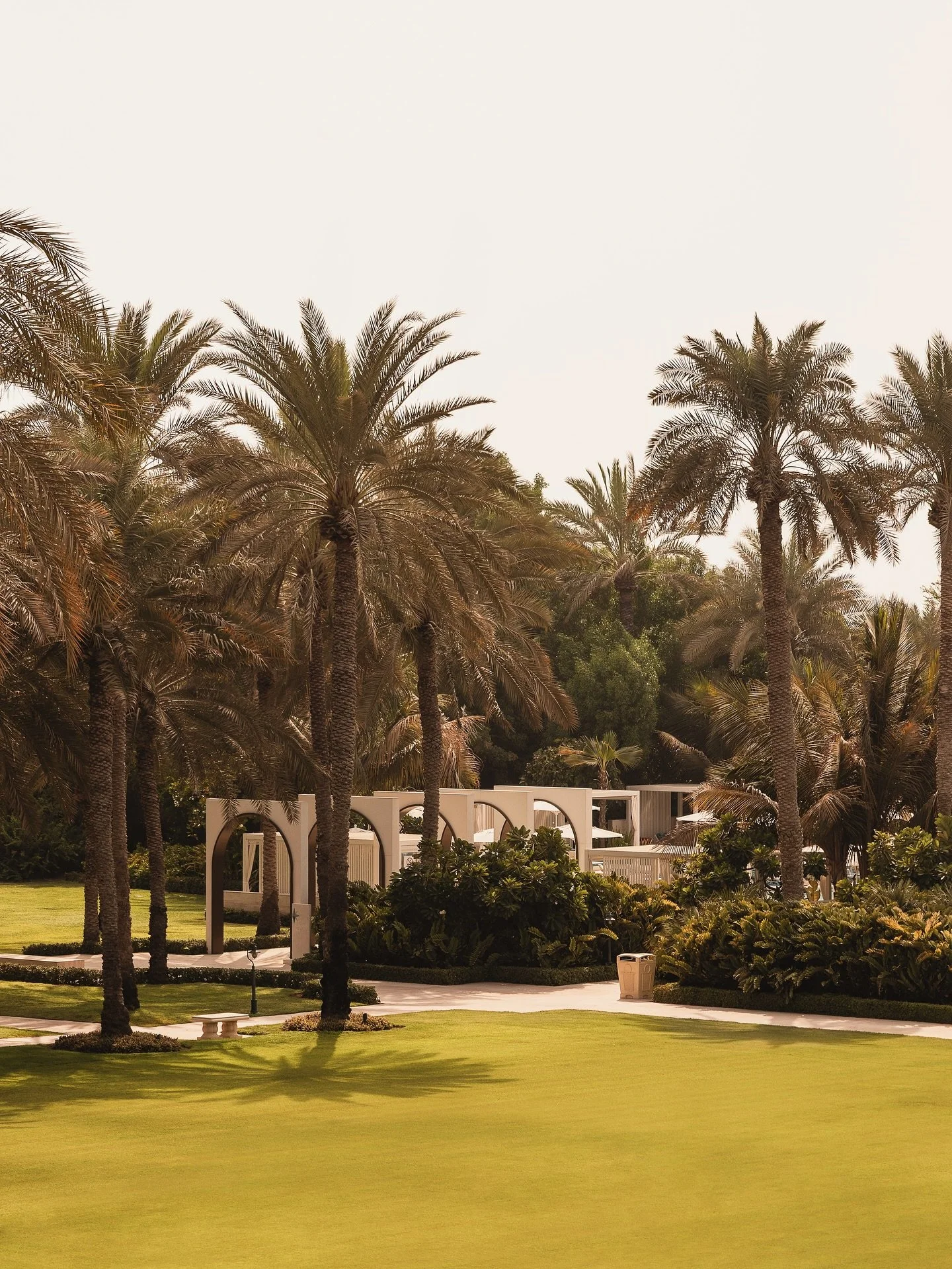 From hidden arches to sun-drenched corners and golden courtyards, @ooroyalmirage is always a favourite to experience and to capture.

The last slide&hellip;. a breathtaking @zimmermann a perfect match for this setting

#oneandonly #oneandonlyresorts 