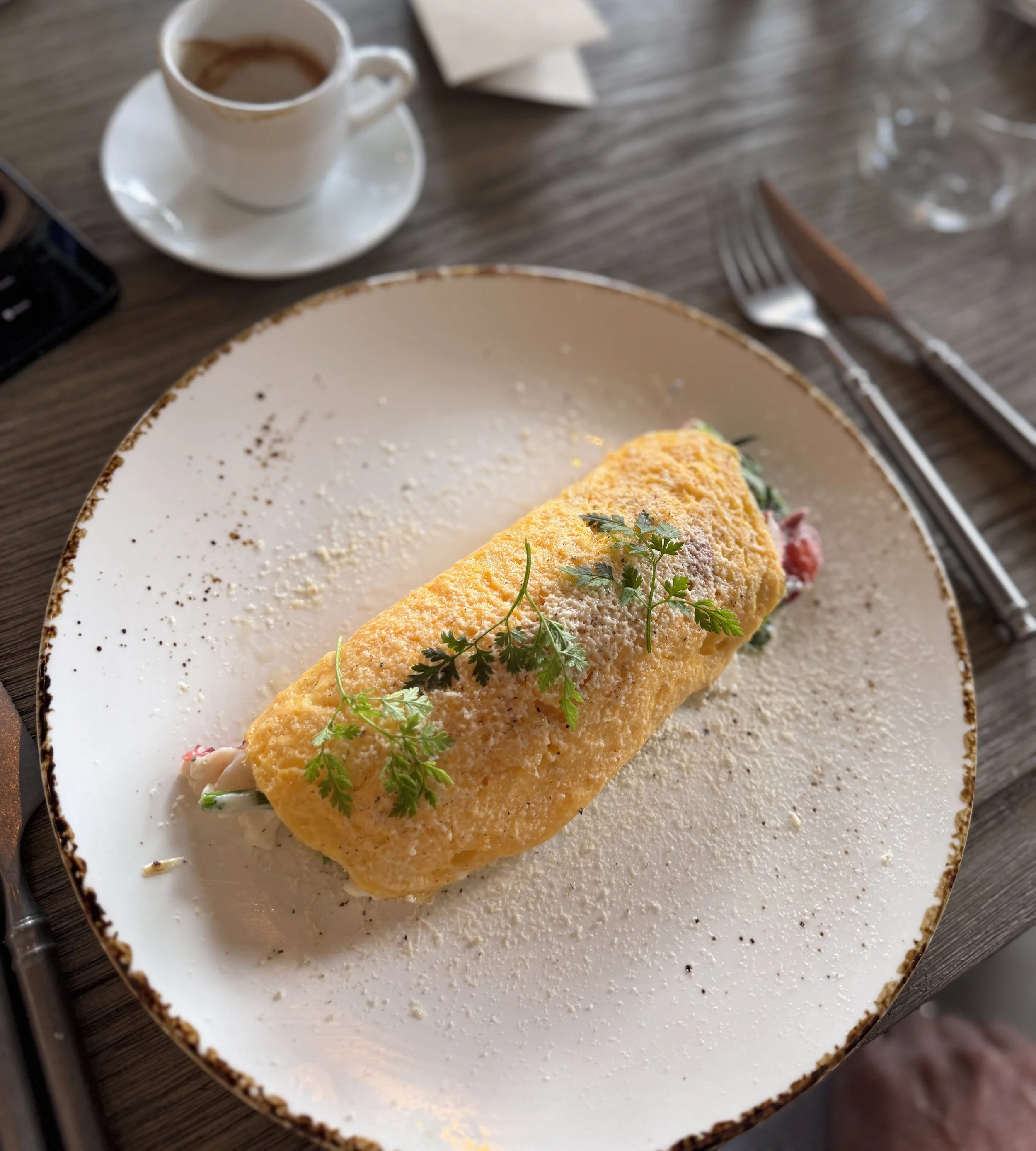 Maine Lobster & Bloomsdale Spinach Omelet
marinated tomatoes & boursin cheese, tarragon, parsley & chervil, confit fennel