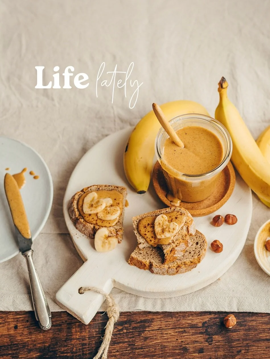 A few impressions from my social media break 🍌🥞🧁📸📔

#vegancookbook #behindthescenes #clientwork #foodfotografie #veganfoodphotography #hazelnutbutter #nutbutter #fromscratch #veganpancakes #browniecupcakes #veganbacken #throughmylens #foodstylin